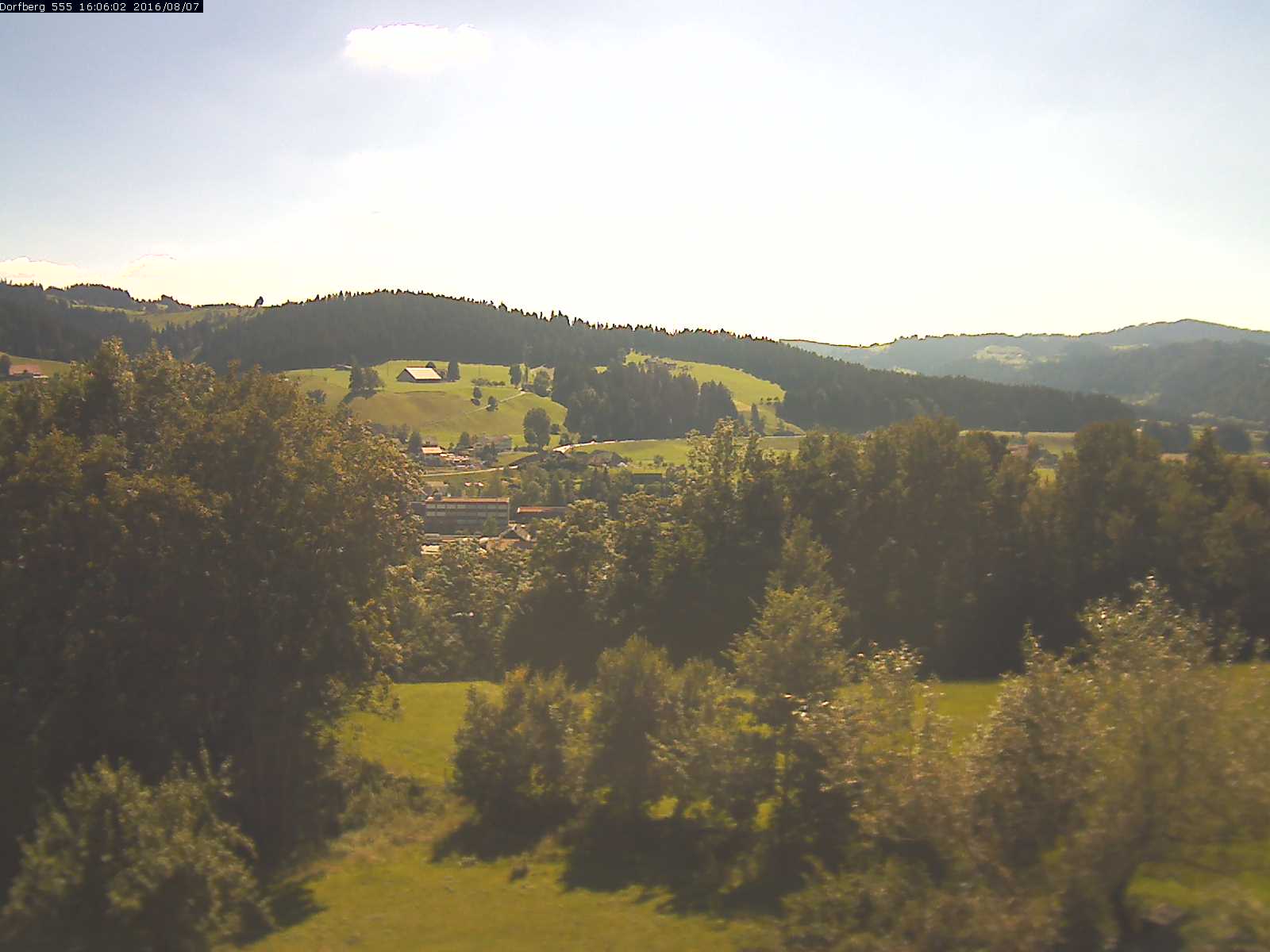 Webcam-Bild: Aussicht vom Dorfberg in Langnau 20160807-160601
