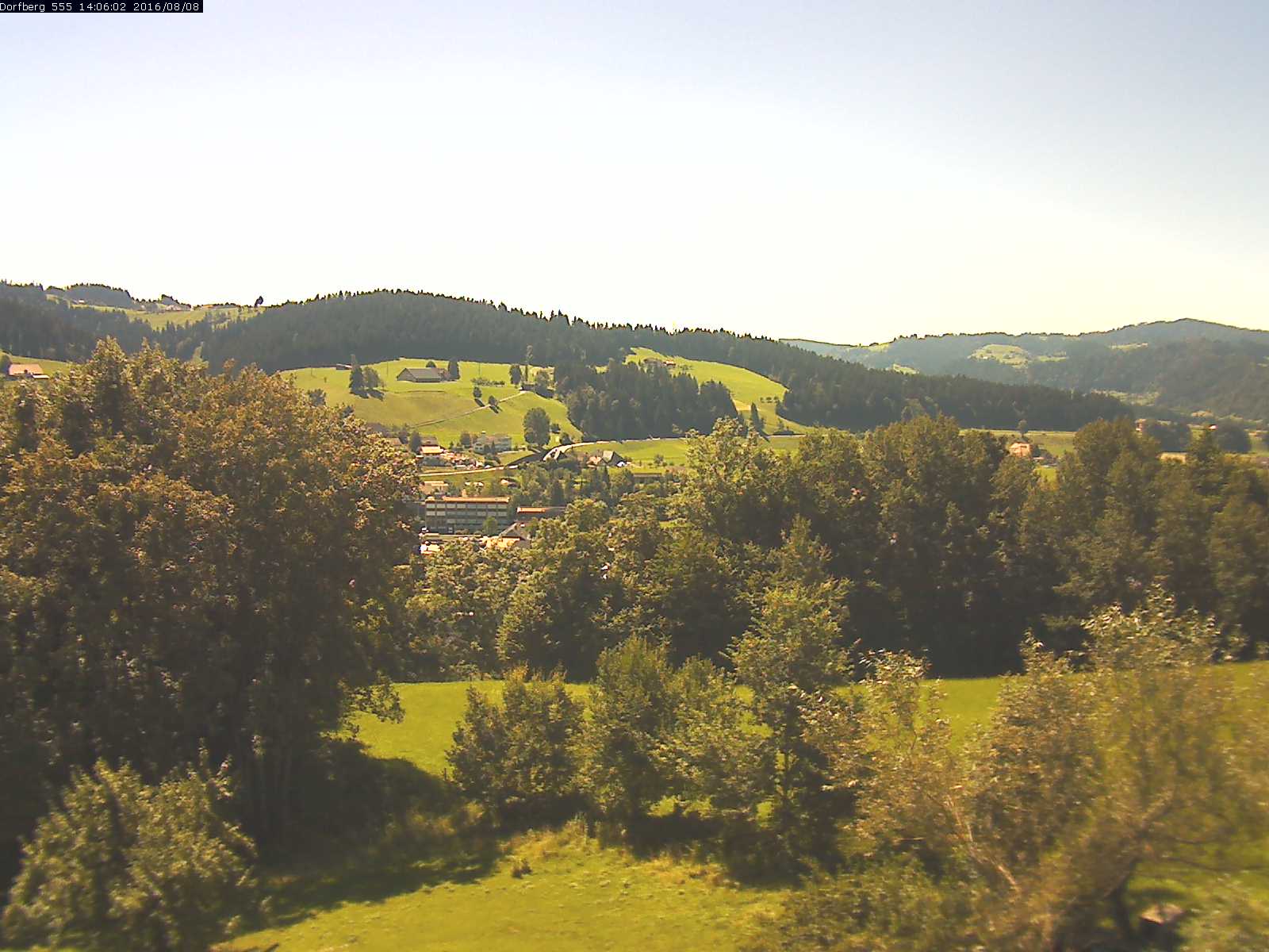 Webcam-Bild: Aussicht vom Dorfberg in Langnau 20160808-140601