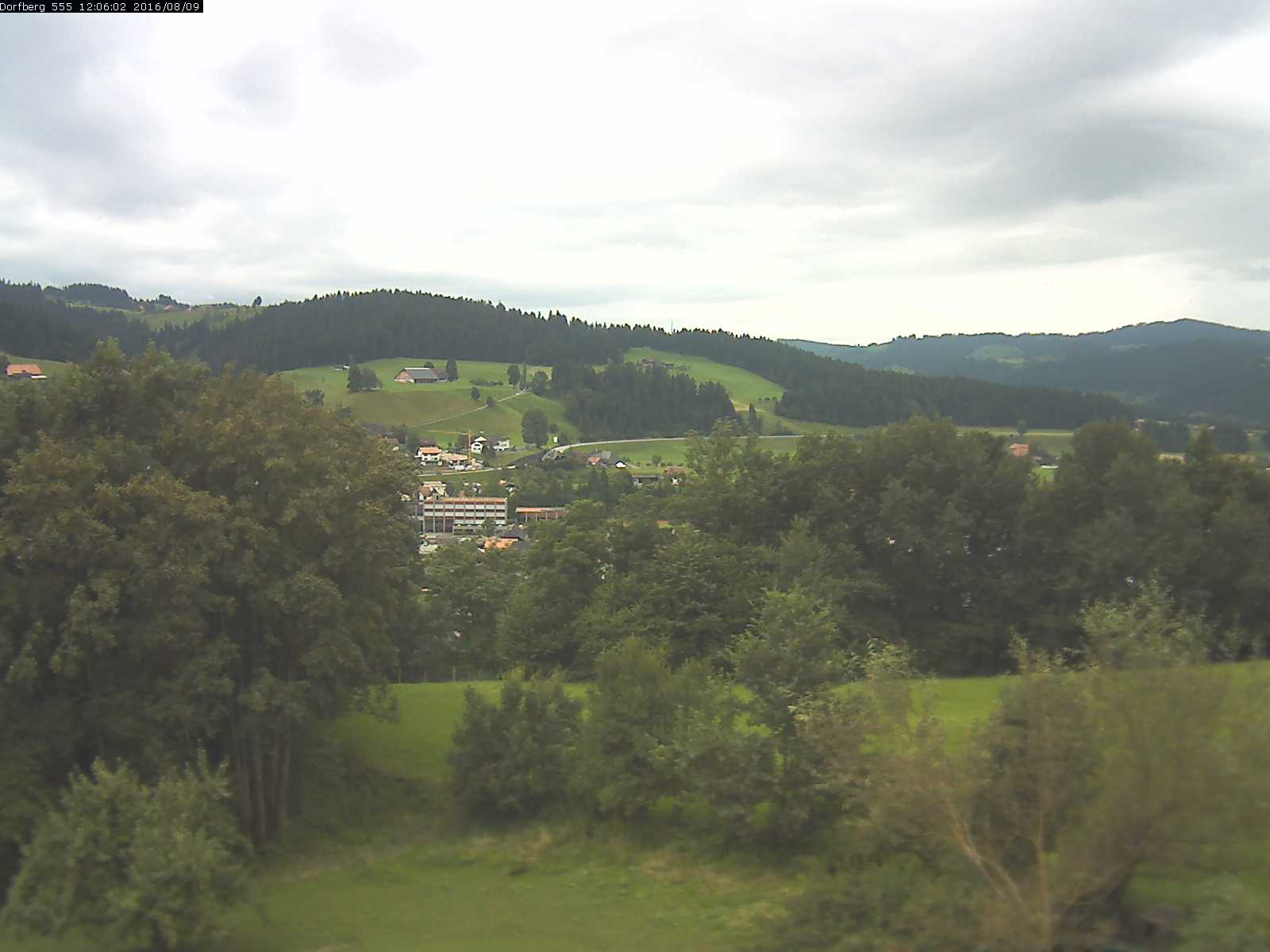 Webcam-Bild: Aussicht vom Dorfberg in Langnau 20160809-120601