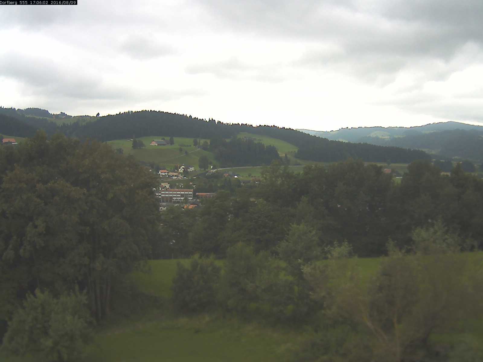 Webcam-Bild: Aussicht vom Dorfberg in Langnau 20160809-170601