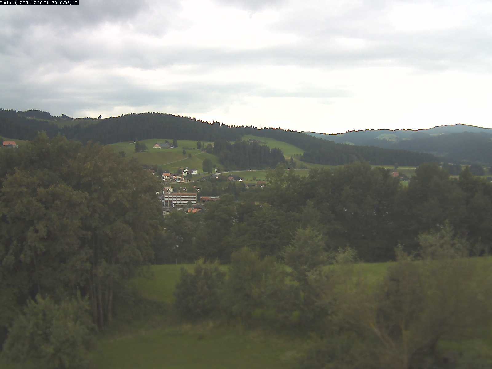Webcam-Bild: Aussicht vom Dorfberg in Langnau 20160810-170601