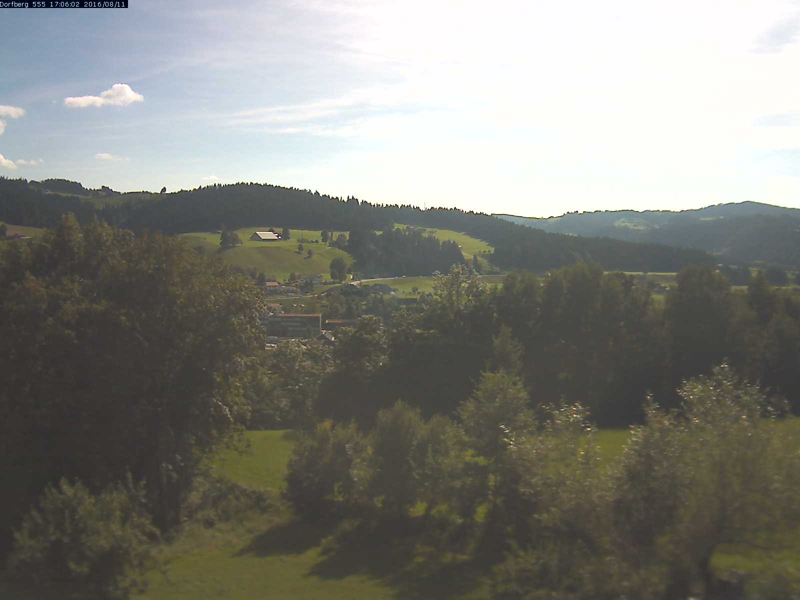 Webcam-Bild: Aussicht vom Dorfberg in Langnau 20160811-170601