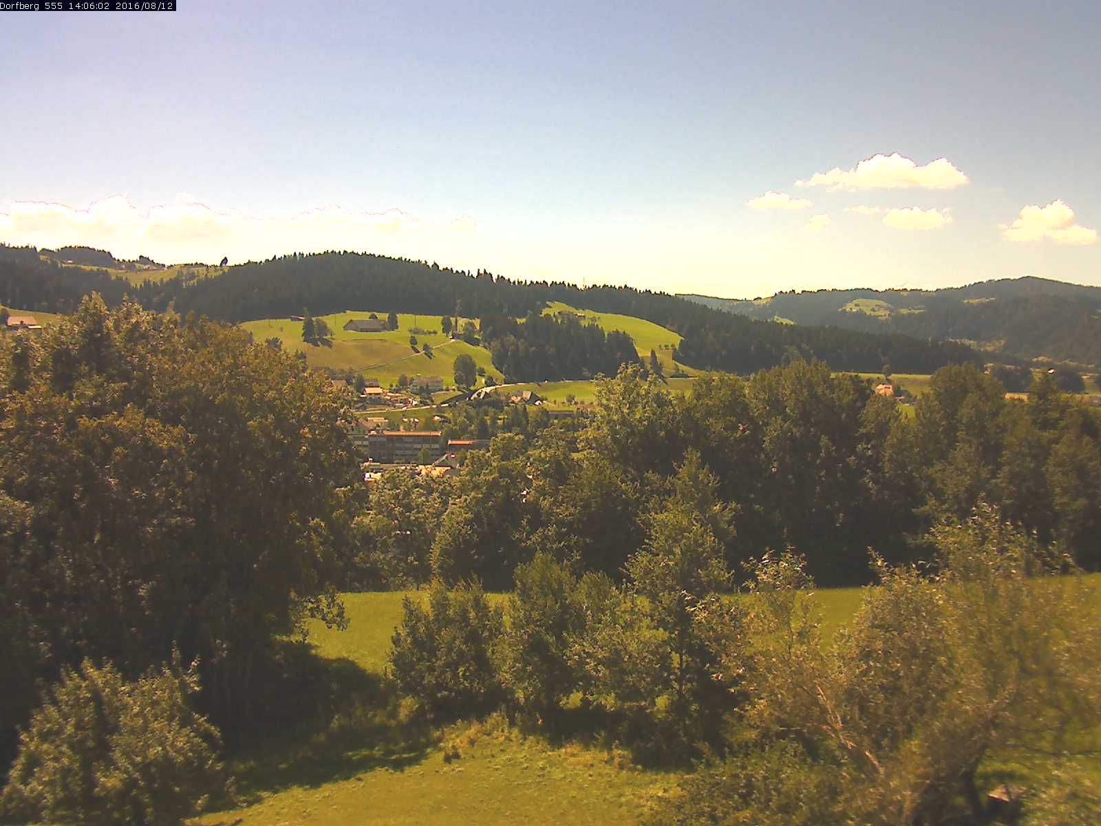Webcam-Bild: Aussicht vom Dorfberg in Langnau 20160812-140601