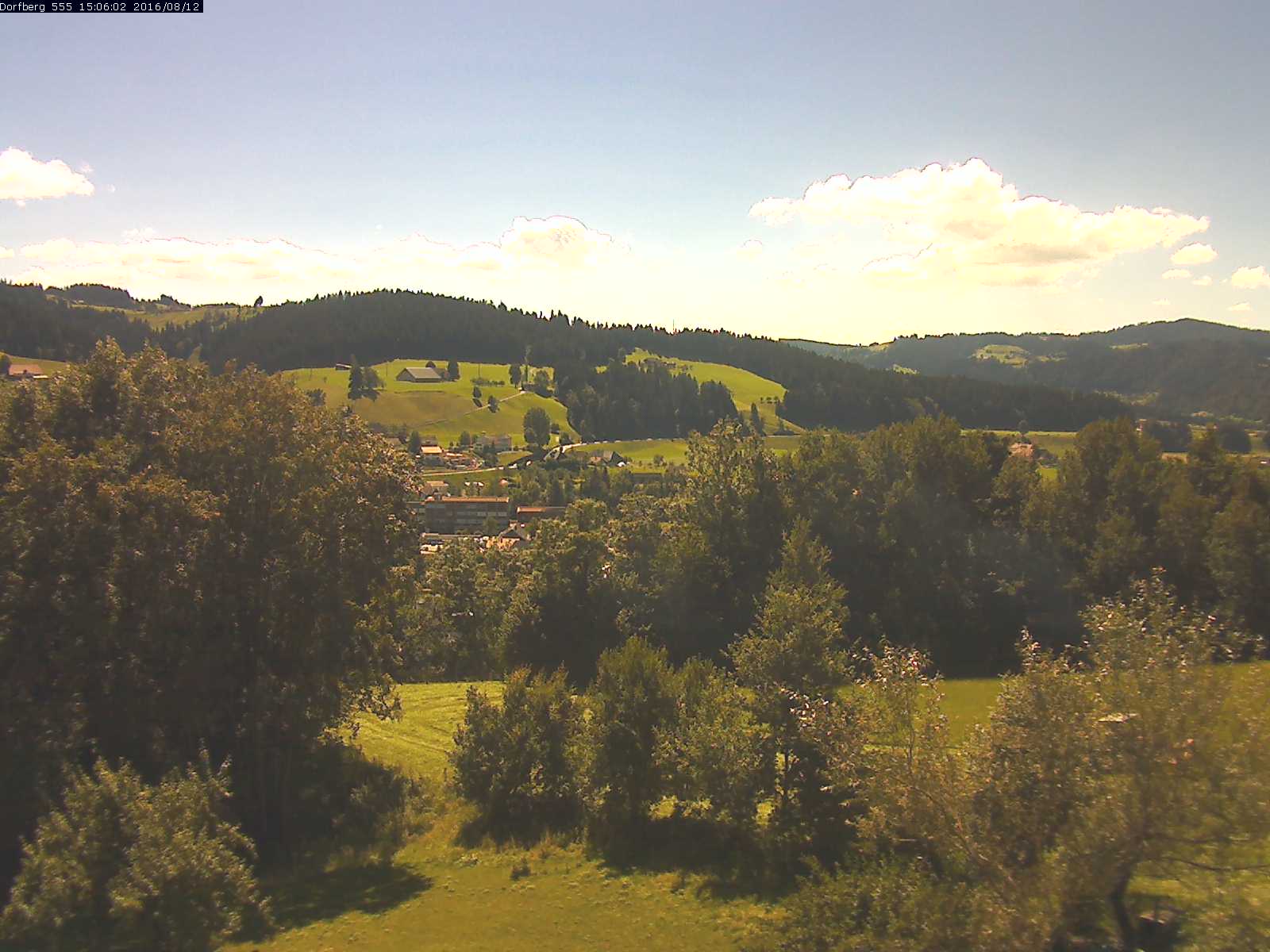 Webcam-Bild: Aussicht vom Dorfberg in Langnau 20160812-150601
