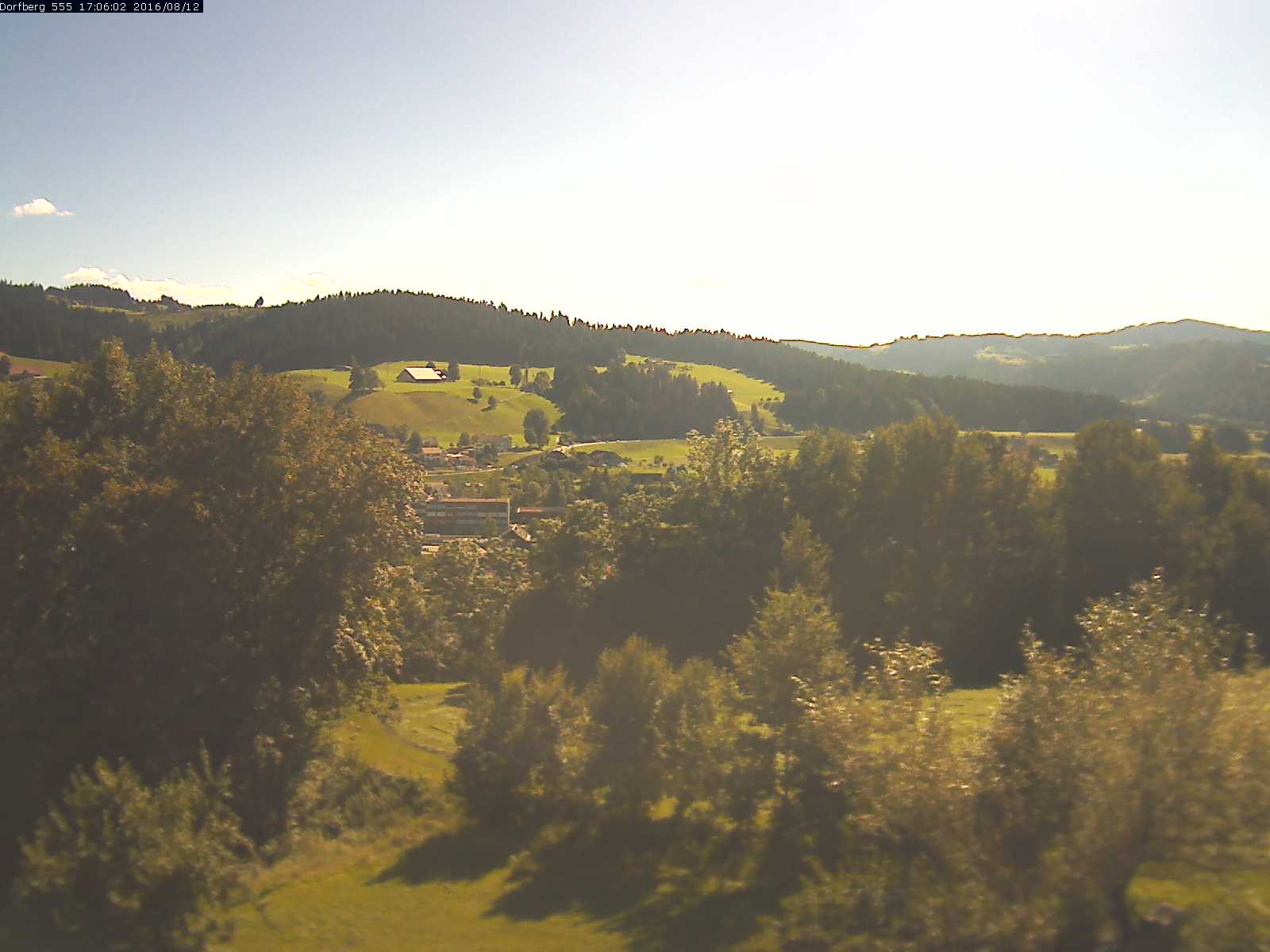 Webcam-Bild: Aussicht vom Dorfberg in Langnau 20160812-170601