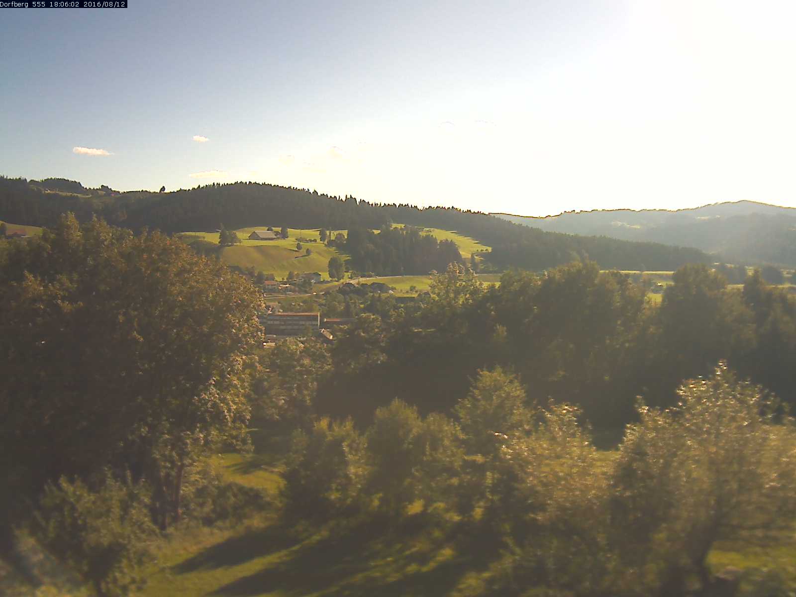 Webcam-Bild: Aussicht vom Dorfberg in Langnau 20160812-180601