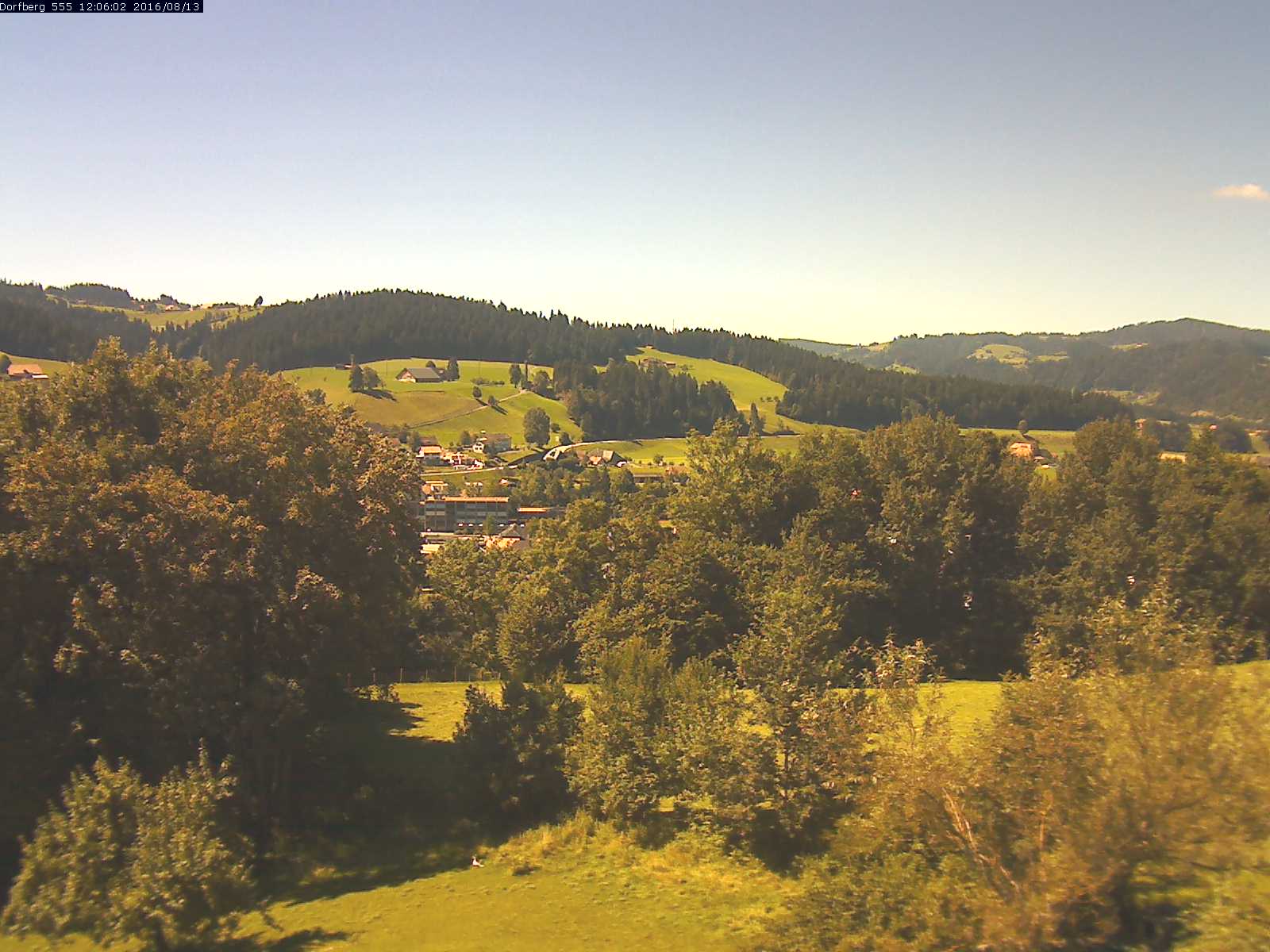 Webcam-Bild: Aussicht vom Dorfberg in Langnau 20160813-120601