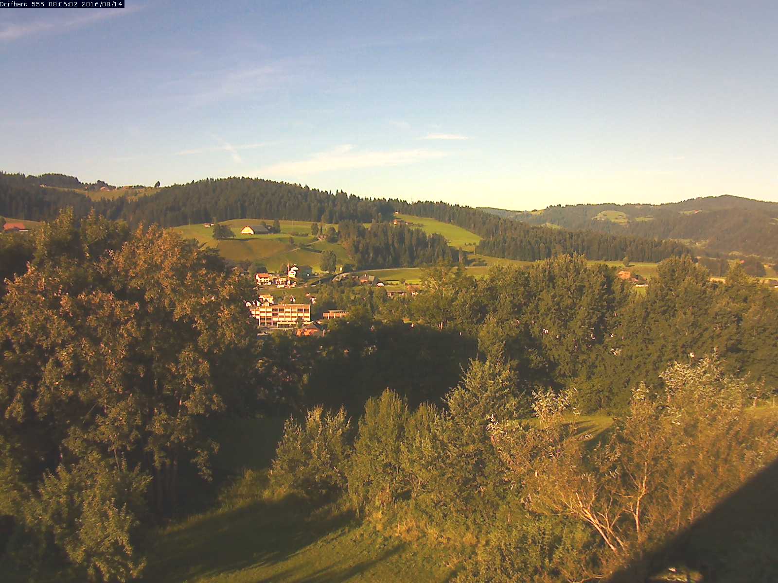 Webcam-Bild: Aussicht vom Dorfberg in Langnau 20160814-080601