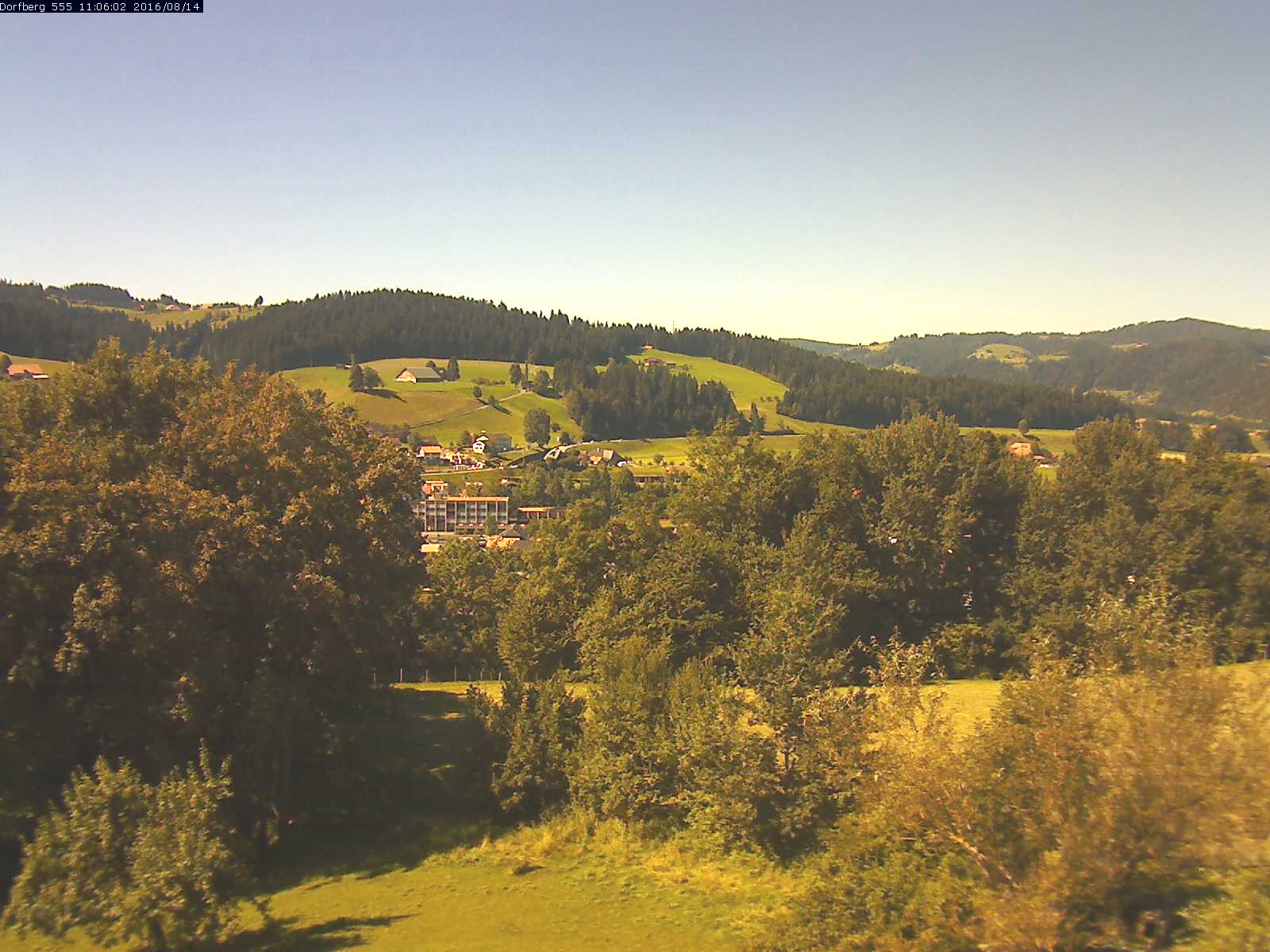 Webcam-Bild: Aussicht vom Dorfberg in Langnau 20160814-110601