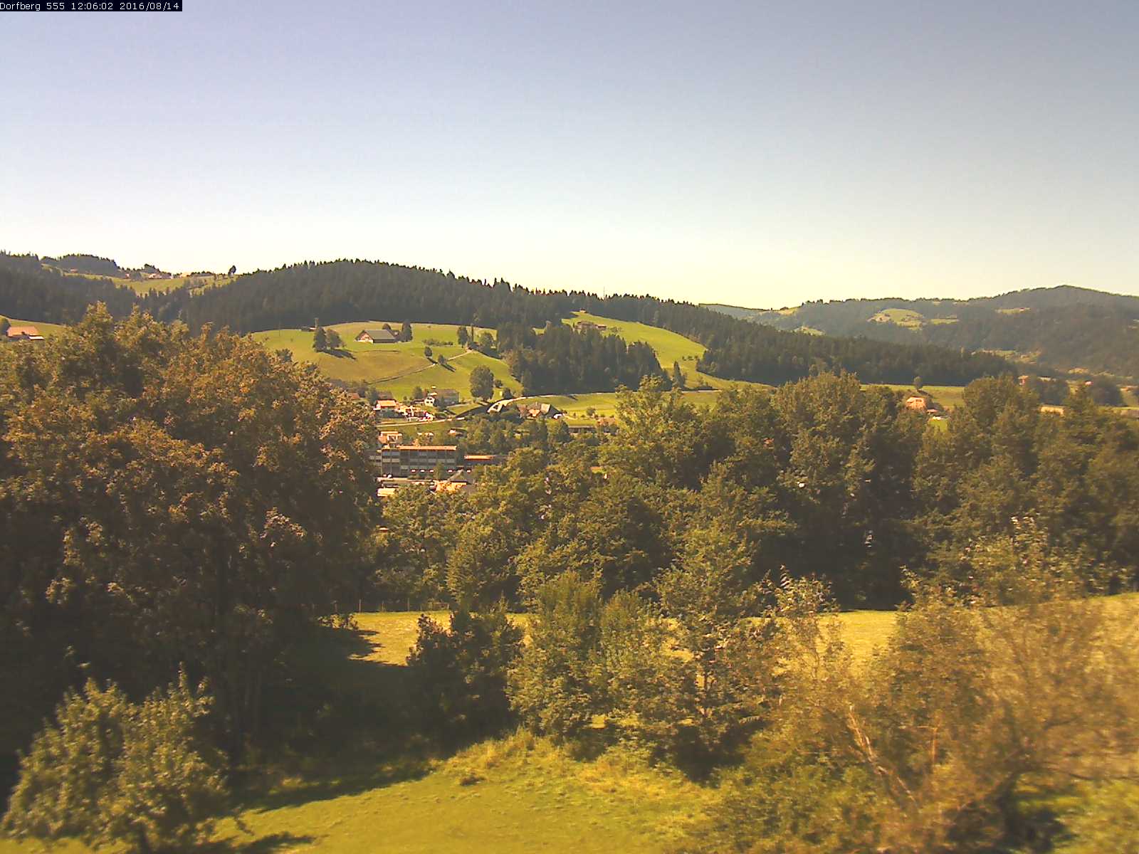 Webcam-Bild: Aussicht vom Dorfberg in Langnau 20160814-120601