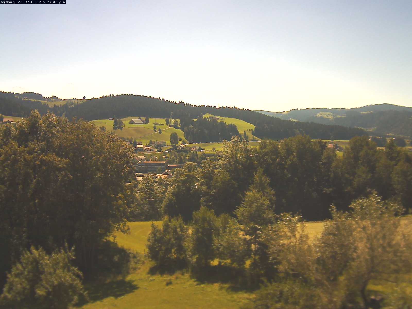 Webcam-Bild: Aussicht vom Dorfberg in Langnau 20160814-150601