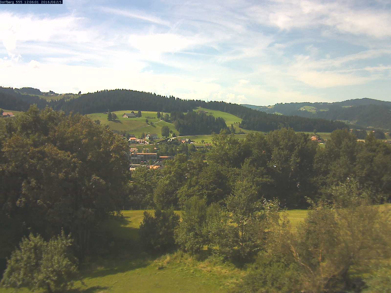 Webcam-Bild: Aussicht vom Dorfberg in Langnau 20160815-120601