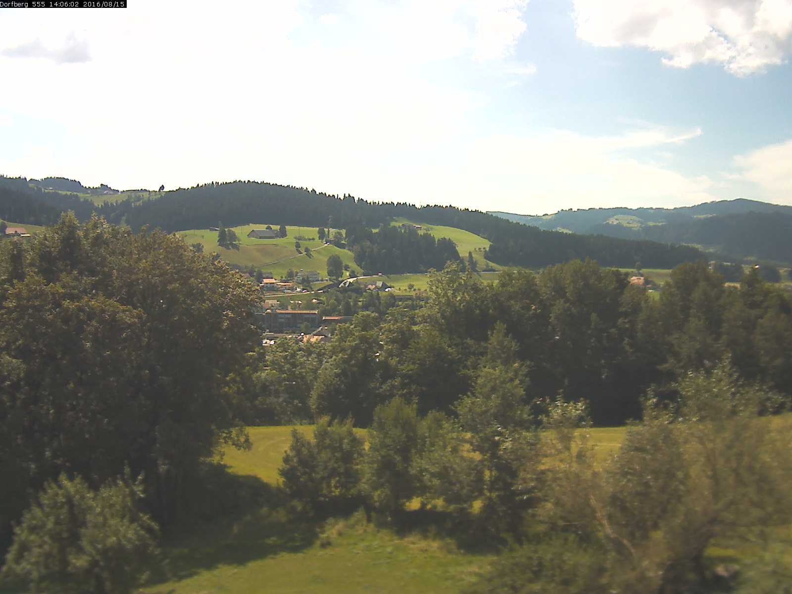 Webcam-Bild: Aussicht vom Dorfberg in Langnau 20160815-140601