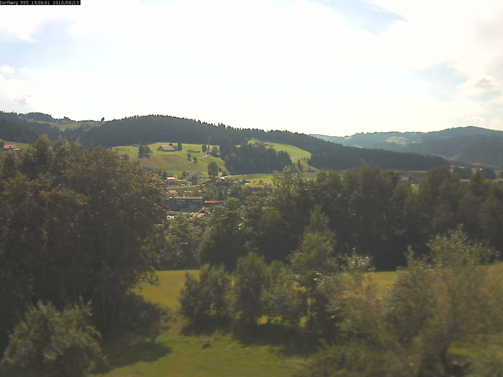 Webcam-Bild: Aussicht vom Dorfberg in Langnau 20160815-150601