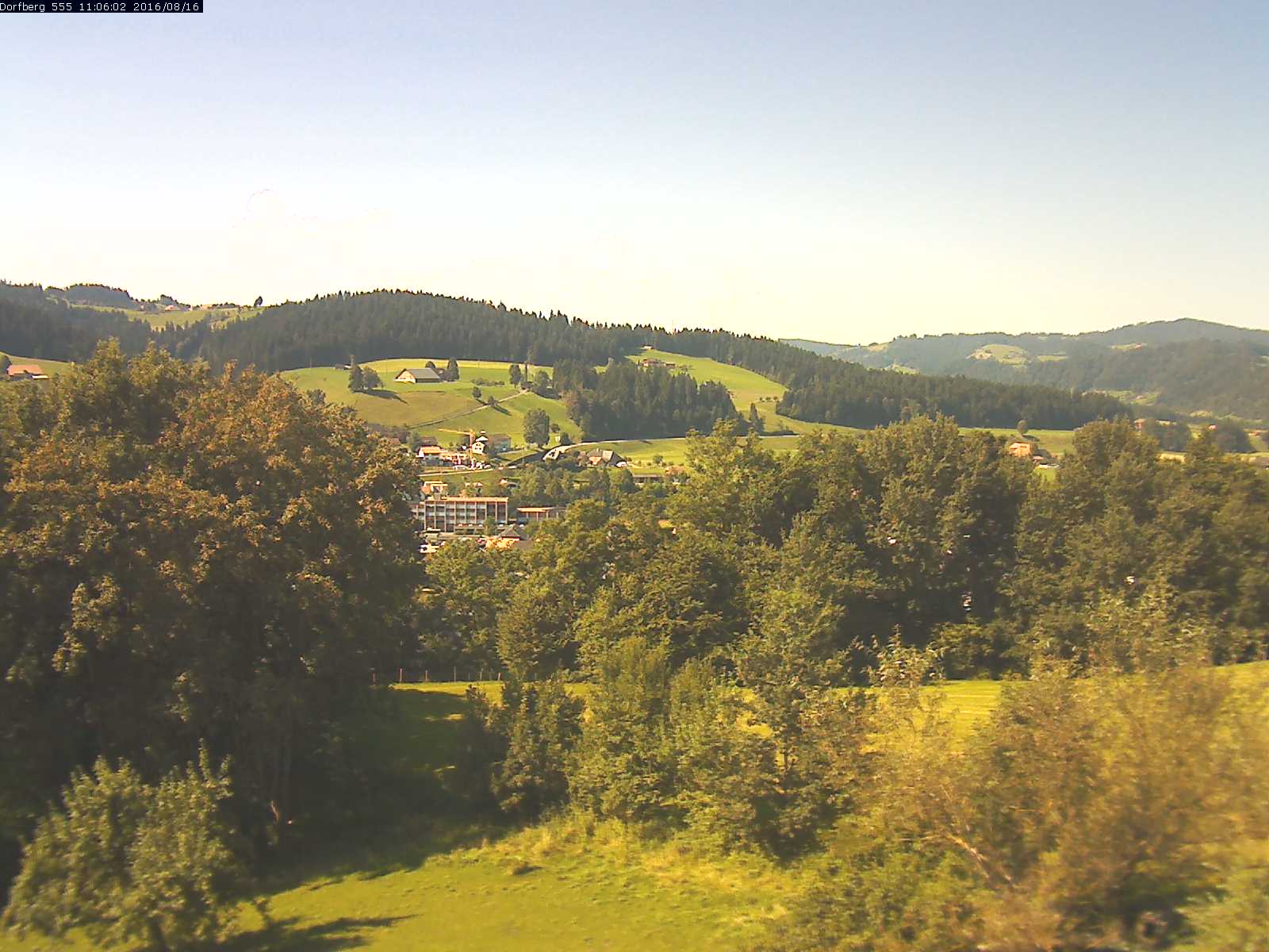 Webcam-Bild: Aussicht vom Dorfberg in Langnau 20160816-110601