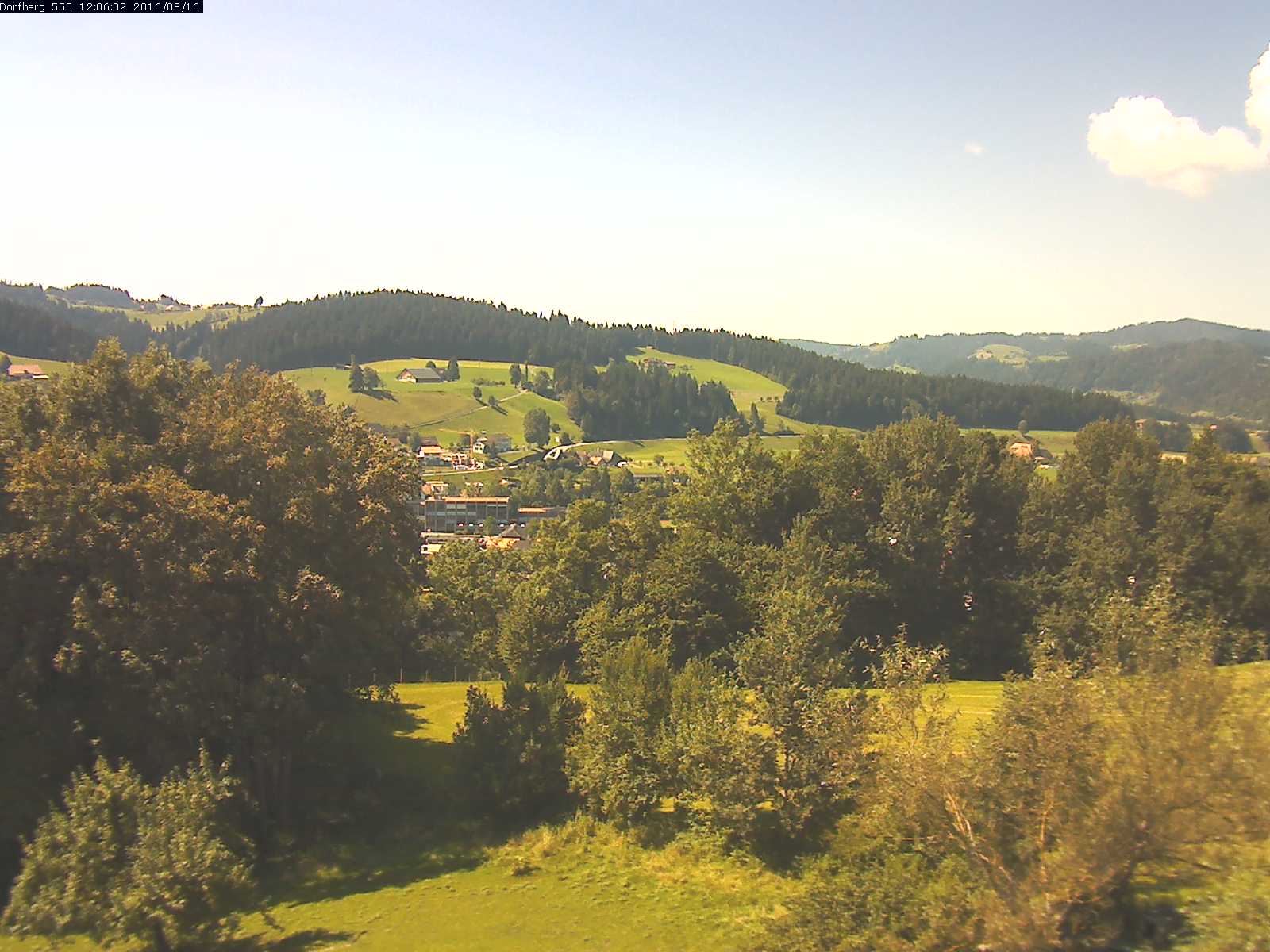 Webcam-Bild: Aussicht vom Dorfberg in Langnau 20160816-120601