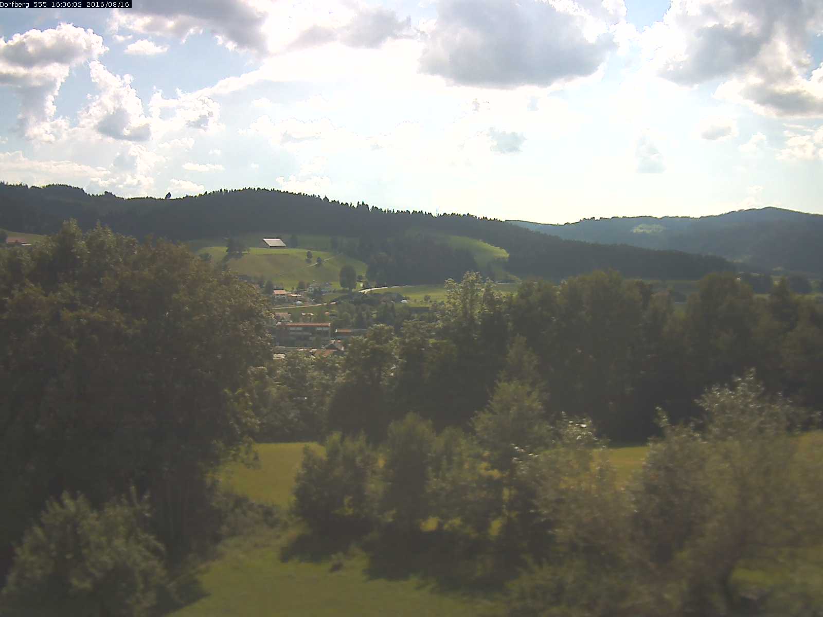 Webcam-Bild: Aussicht vom Dorfberg in Langnau 20160816-160601