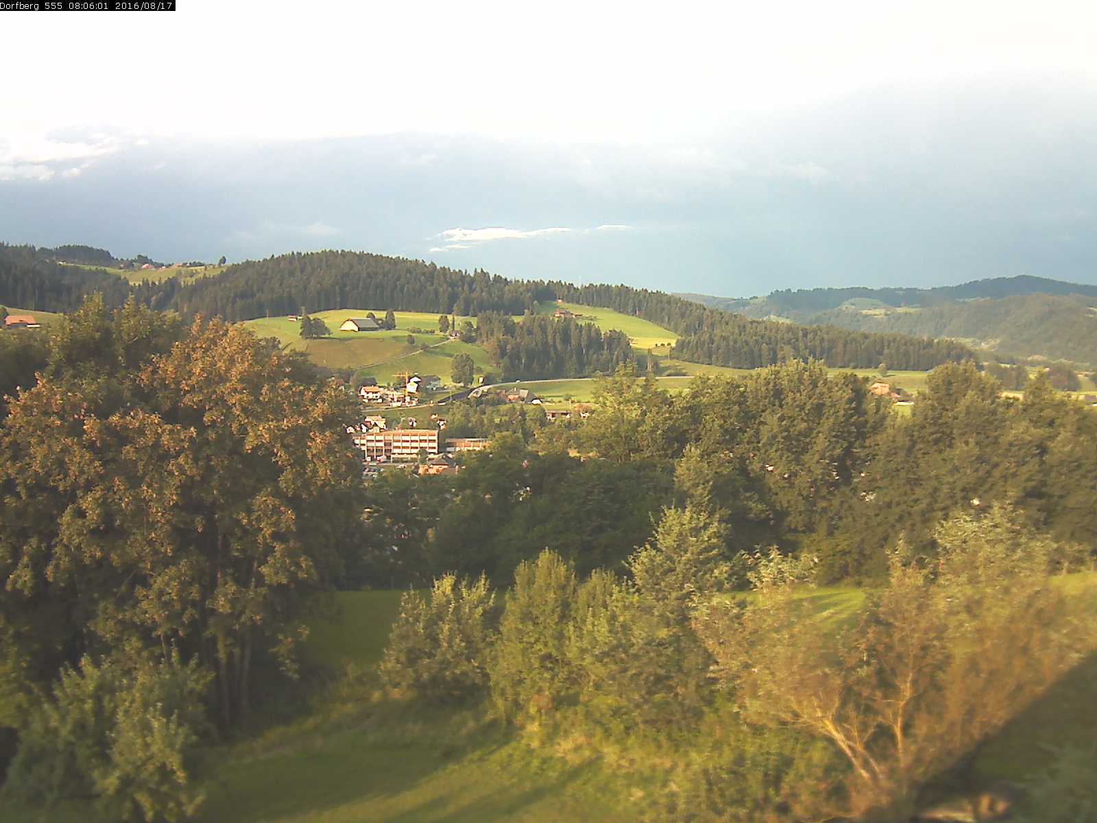 Webcam-Bild: Aussicht vom Dorfberg in Langnau 20160817-080601