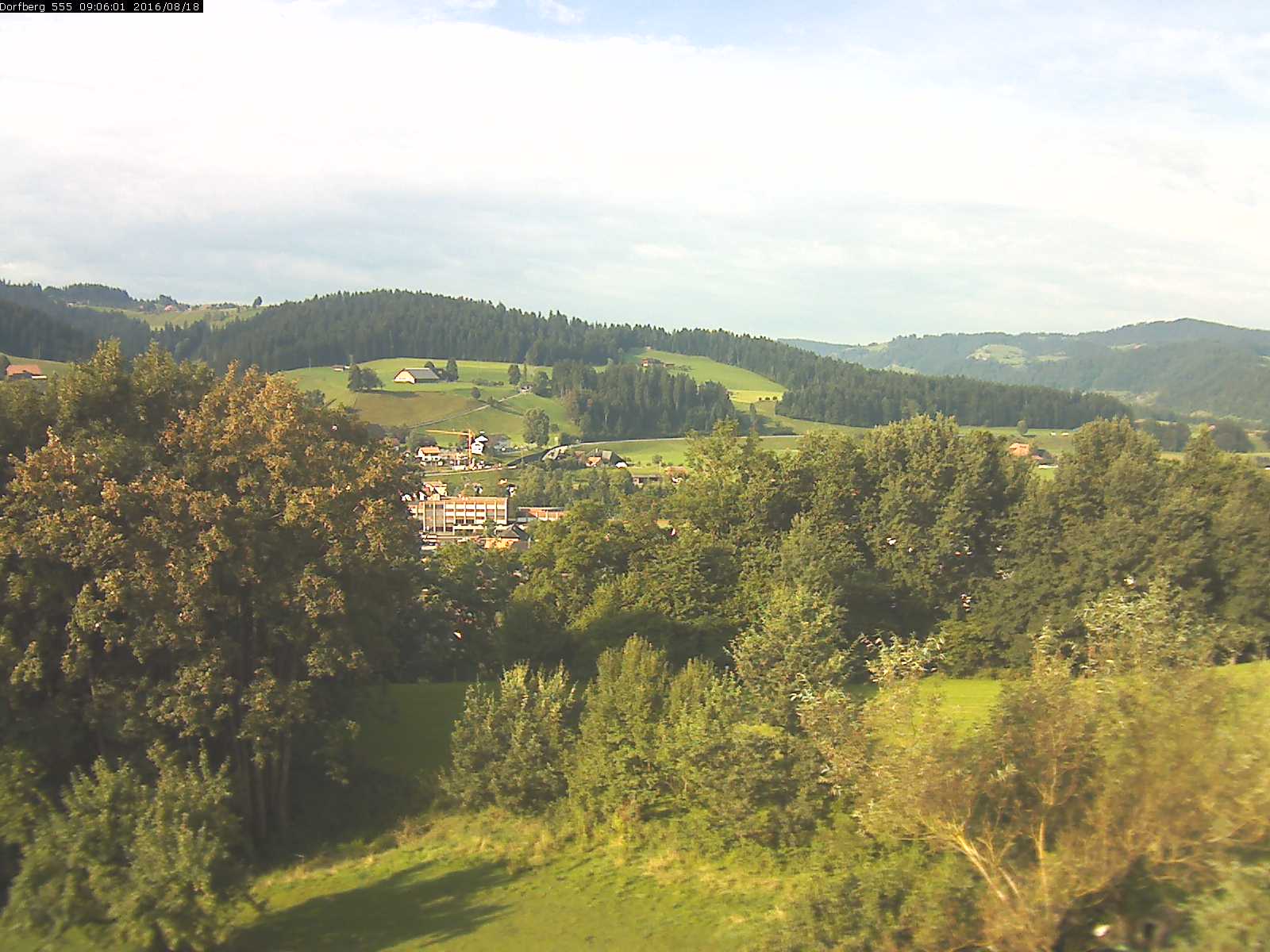Webcam-Bild: Aussicht vom Dorfberg in Langnau 20160818-090601