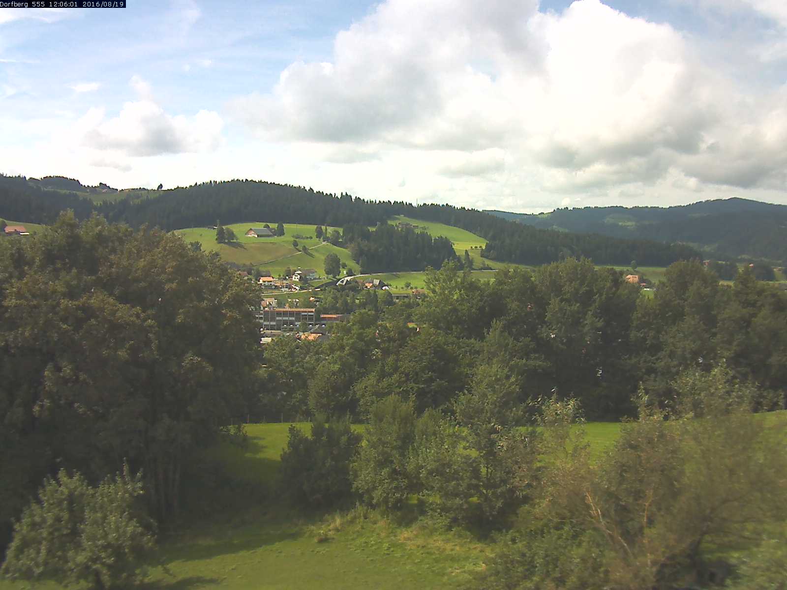Webcam-Bild: Aussicht vom Dorfberg in Langnau 20160819-120601