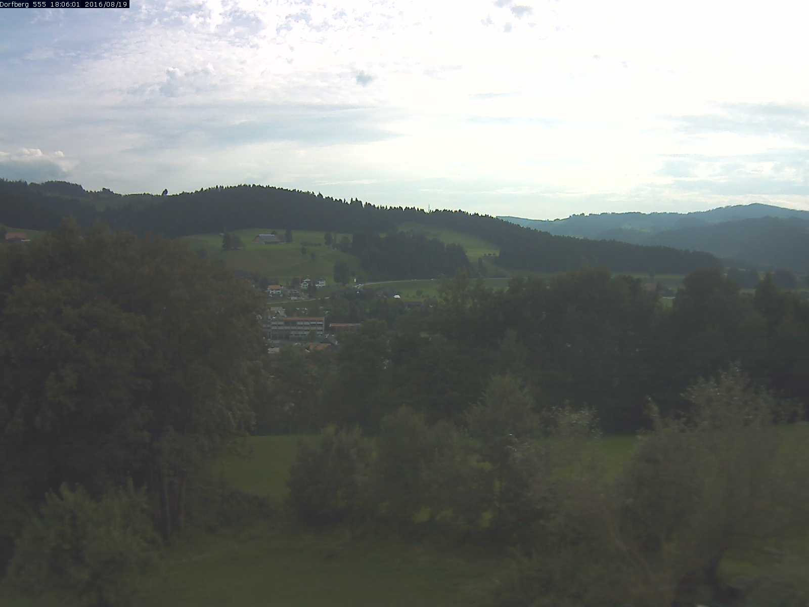 Webcam-Bild: Aussicht vom Dorfberg in Langnau 20160819-180601