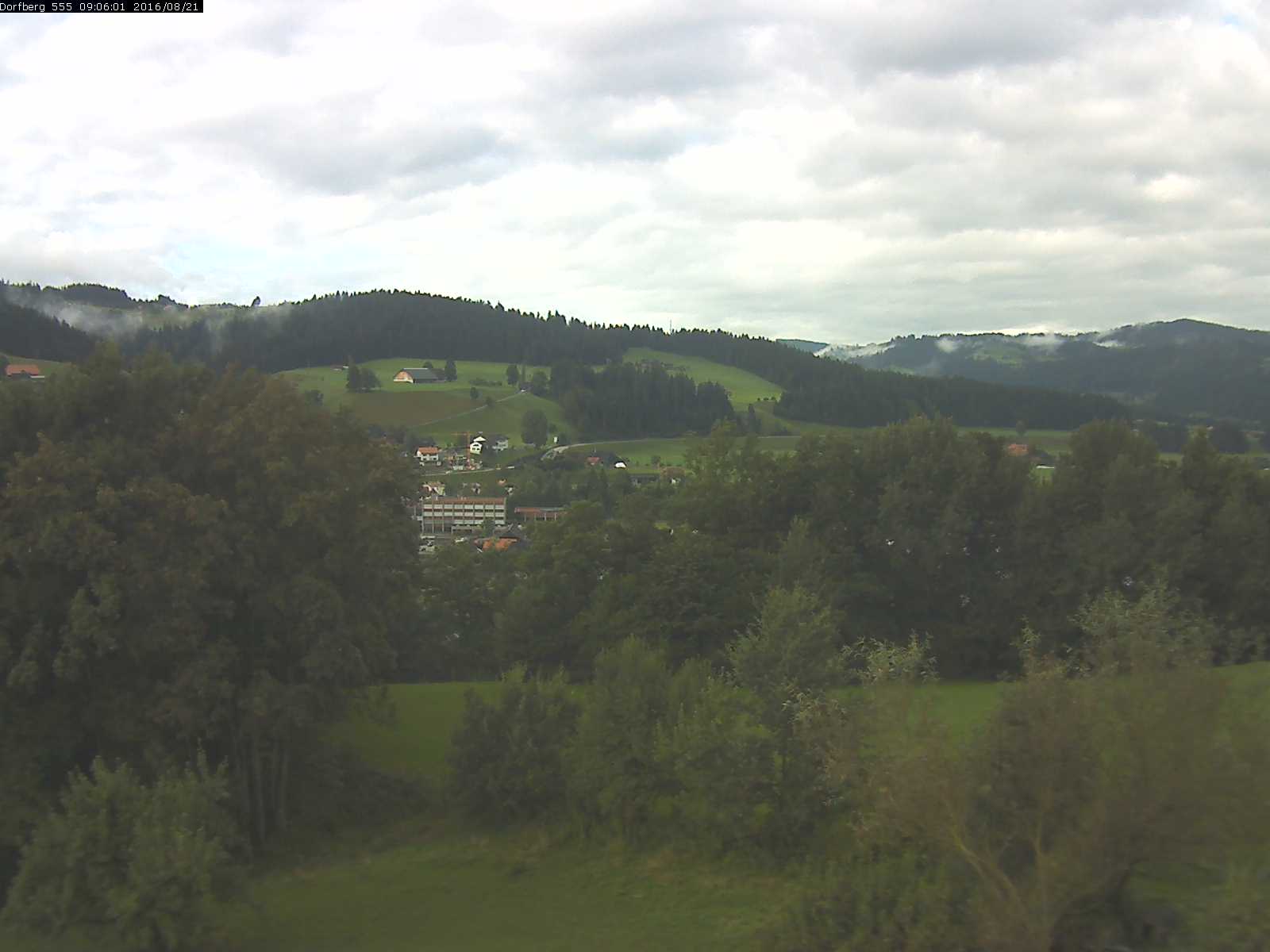 Webcam-Bild: Aussicht vom Dorfberg in Langnau 20160821-090601