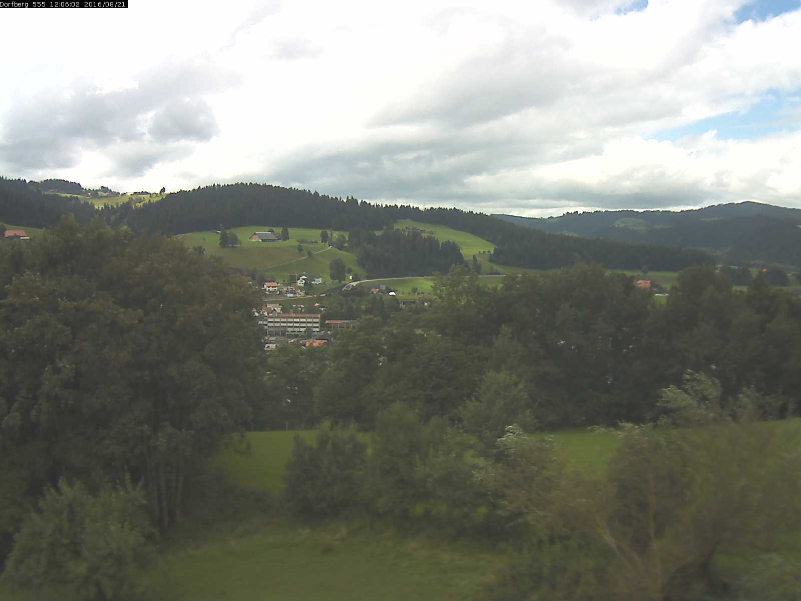 Webcam-Bild: Aussicht vom Dorfberg in Langnau 20160821-120601