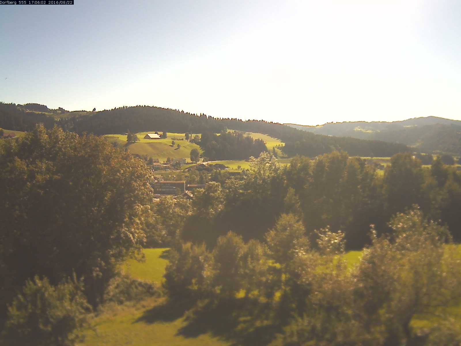 Webcam-Bild: Aussicht vom Dorfberg in Langnau 20160822-170601
