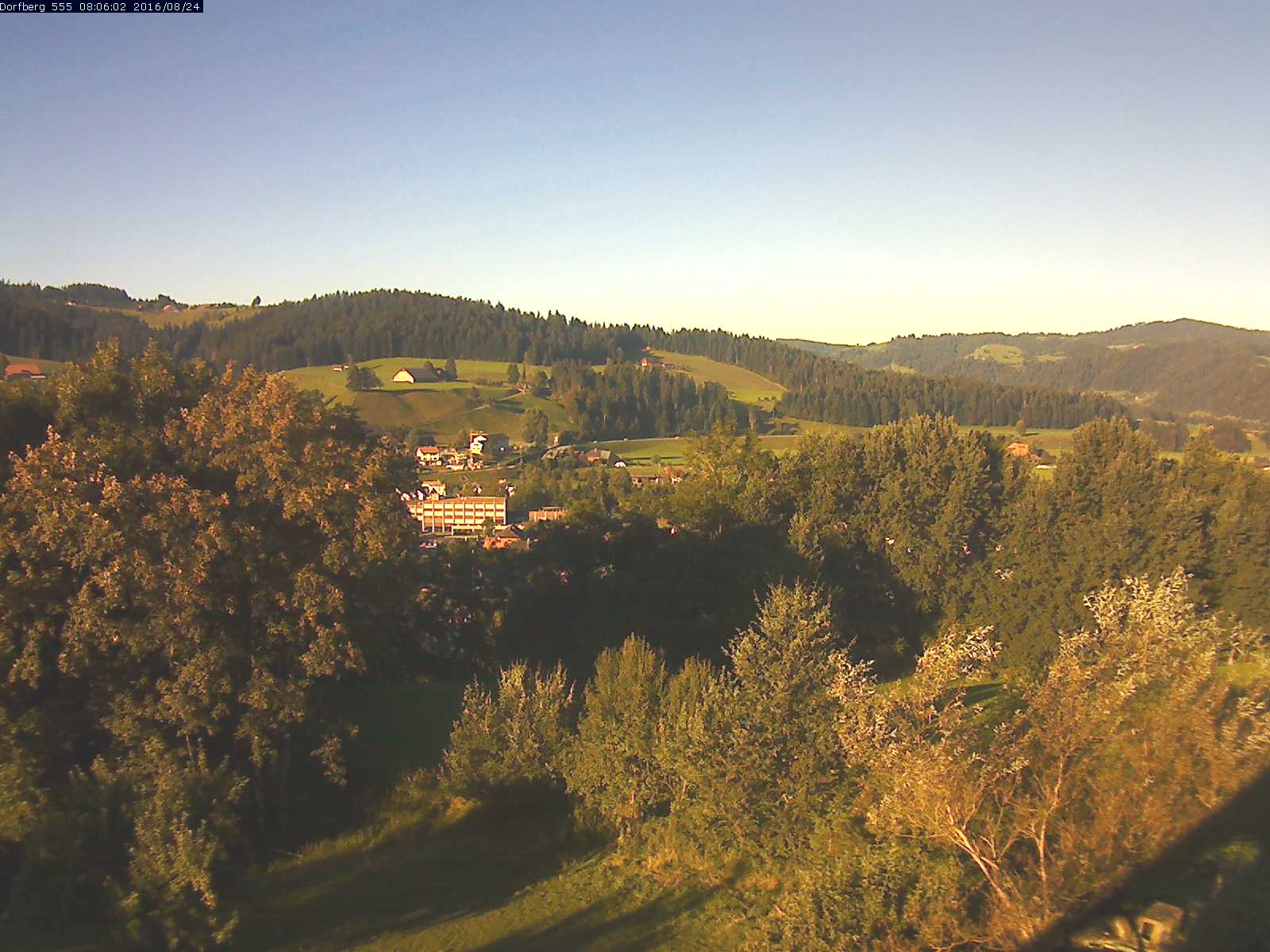 Webcam-Bild: Aussicht vom Dorfberg in Langnau 20160824-080601