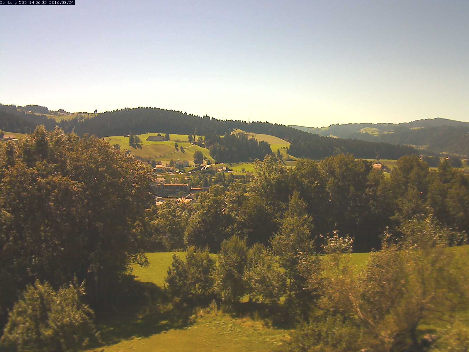 Webcam-Bild: Aussicht vom Dorfberg in Langnau 20160824-140601