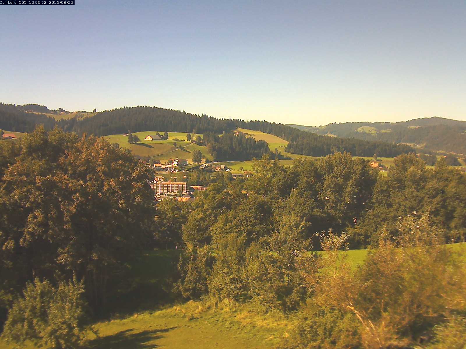 Webcam-Bild: Aussicht vom Dorfberg in Langnau 20160825-100601