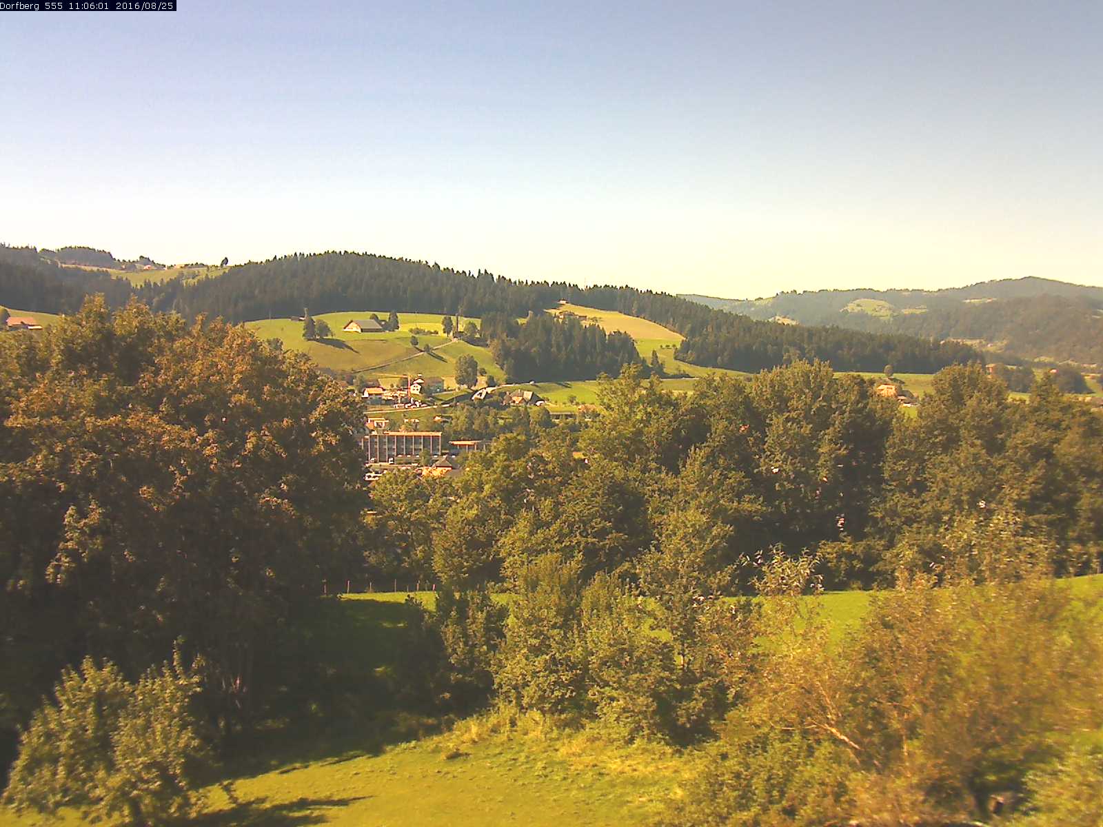 Webcam-Bild: Aussicht vom Dorfberg in Langnau 20160825-110601
