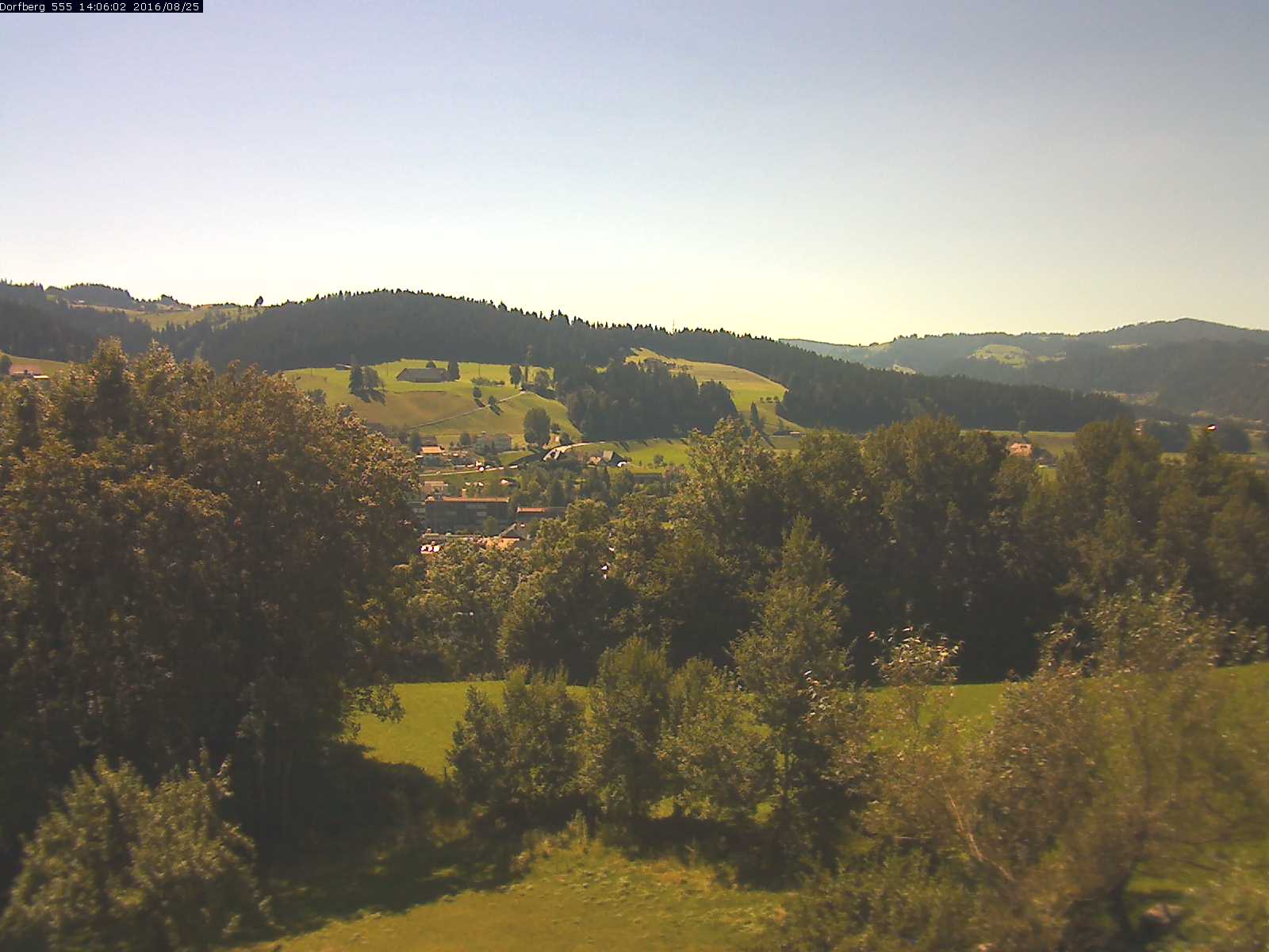 Webcam-Bild: Aussicht vom Dorfberg in Langnau 20160825-140601