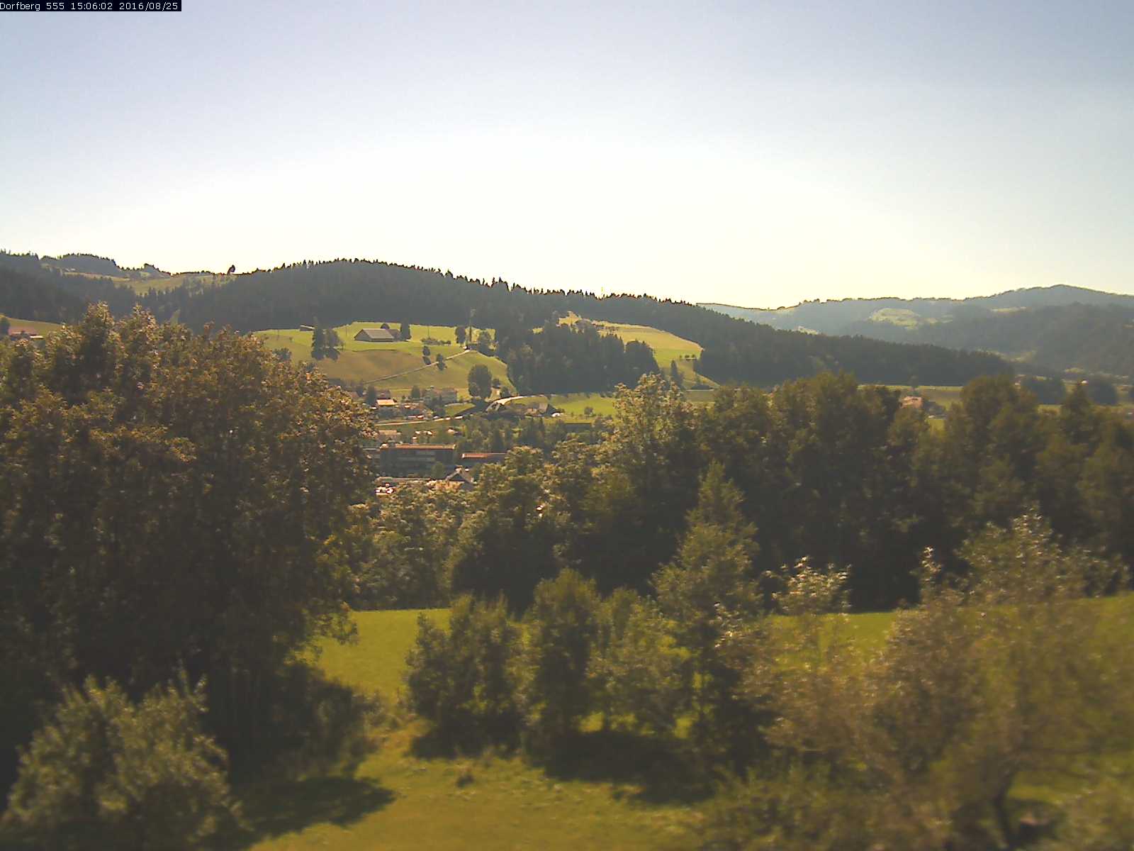 Webcam-Bild: Aussicht vom Dorfberg in Langnau 20160825-150601