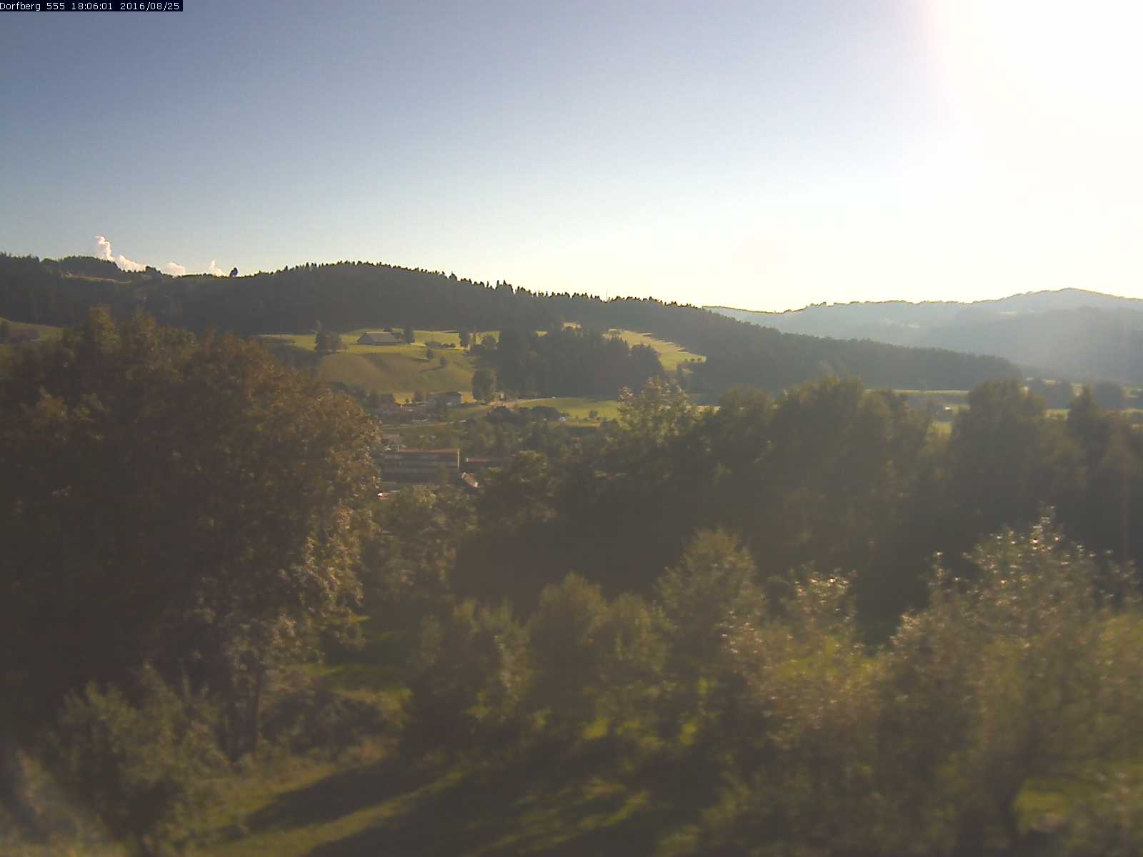 Webcam-Bild: Aussicht vom Dorfberg in Langnau 20160825-180601