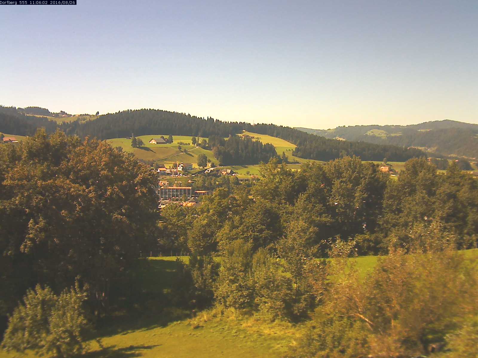 Webcam-Bild: Aussicht vom Dorfberg in Langnau 20160826-110601