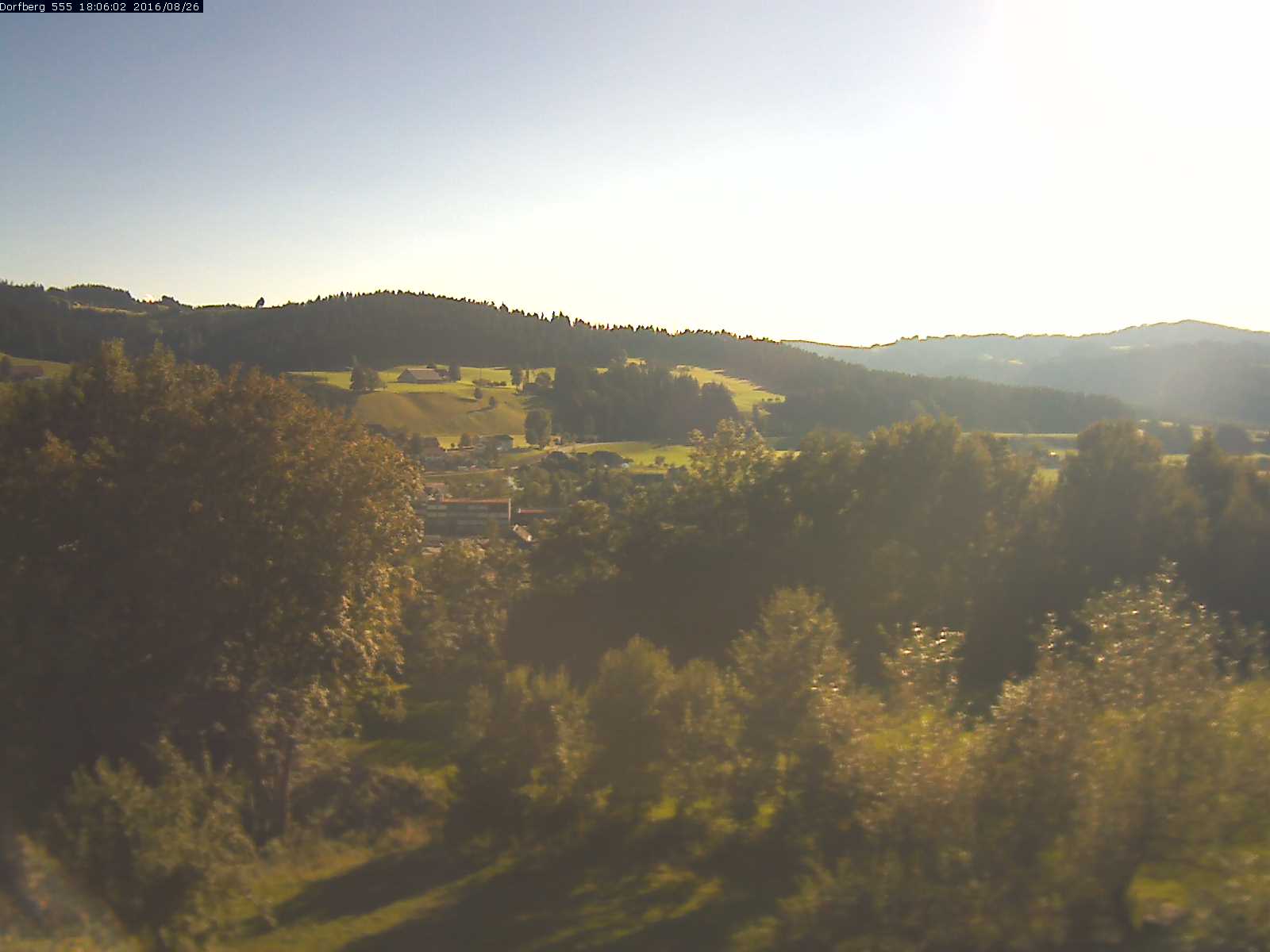 Webcam-Bild: Aussicht vom Dorfberg in Langnau 20160826-180601