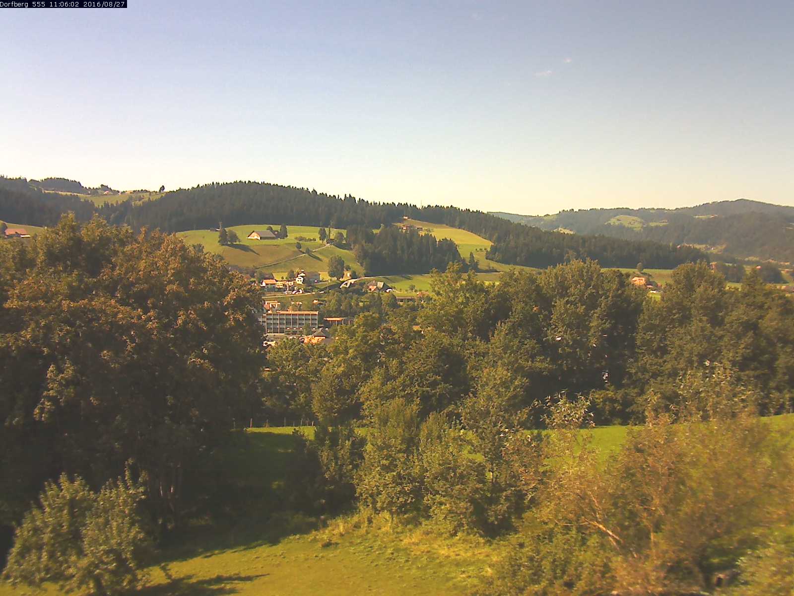 Webcam-Bild: Aussicht vom Dorfberg in Langnau 20160827-110601