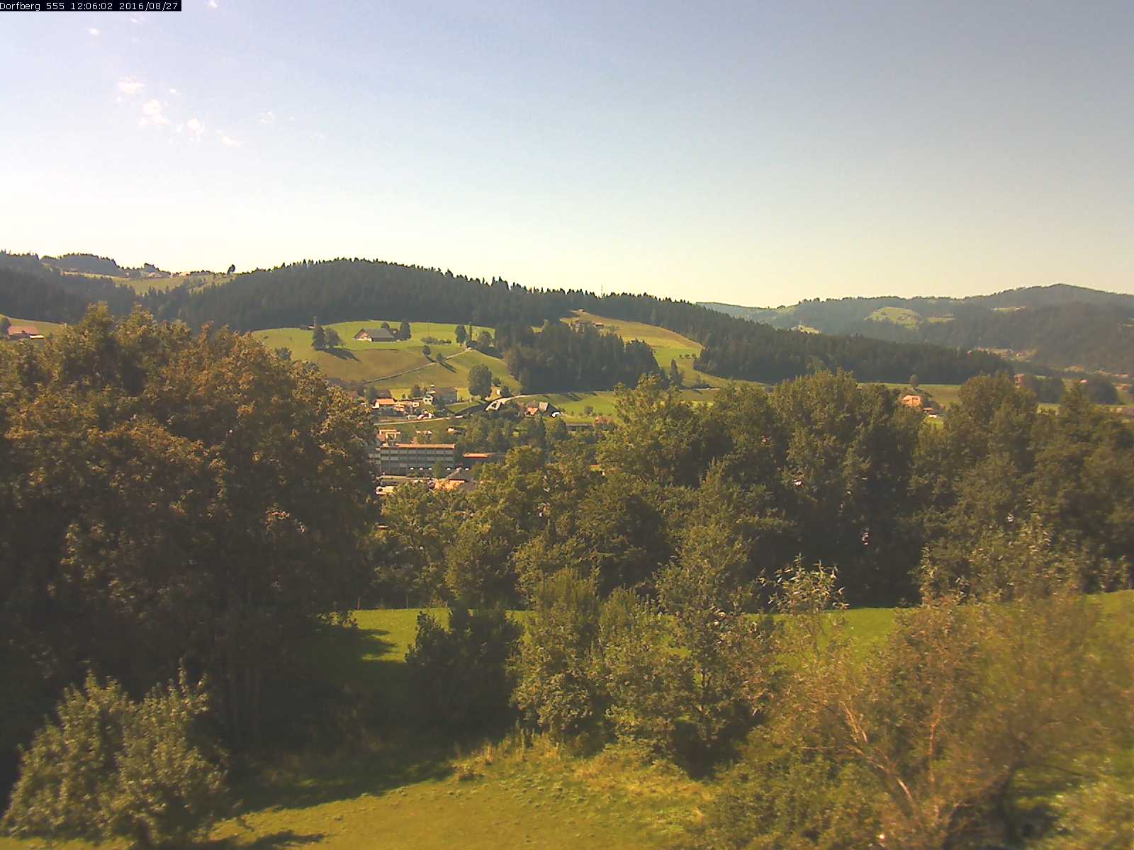 Webcam-Bild: Aussicht vom Dorfberg in Langnau 20160827-120601
