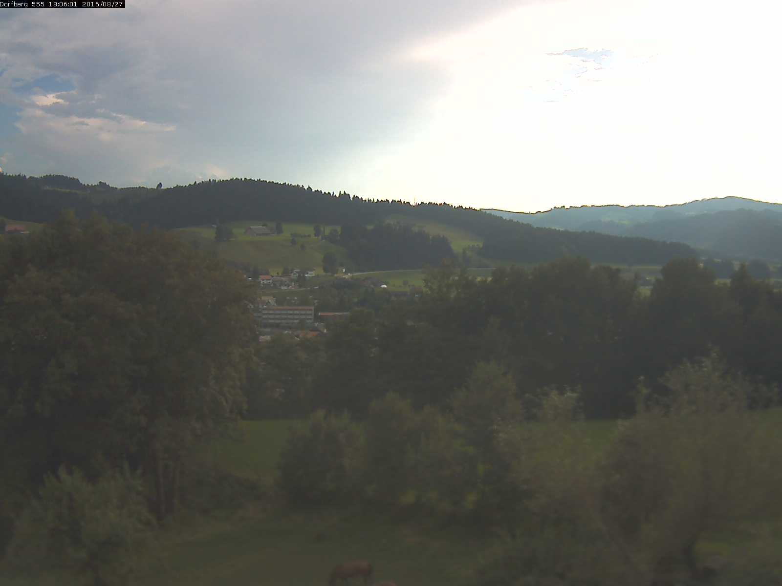 Webcam-Bild: Aussicht vom Dorfberg in Langnau 20160827-180601