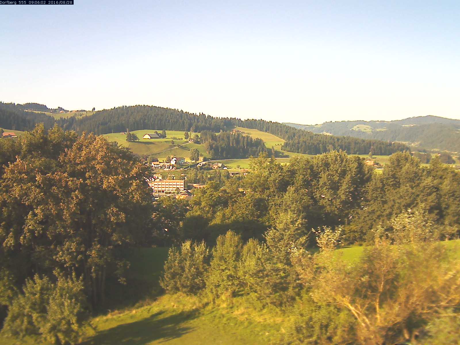 Webcam-Bild: Aussicht vom Dorfberg in Langnau 20160828-090601