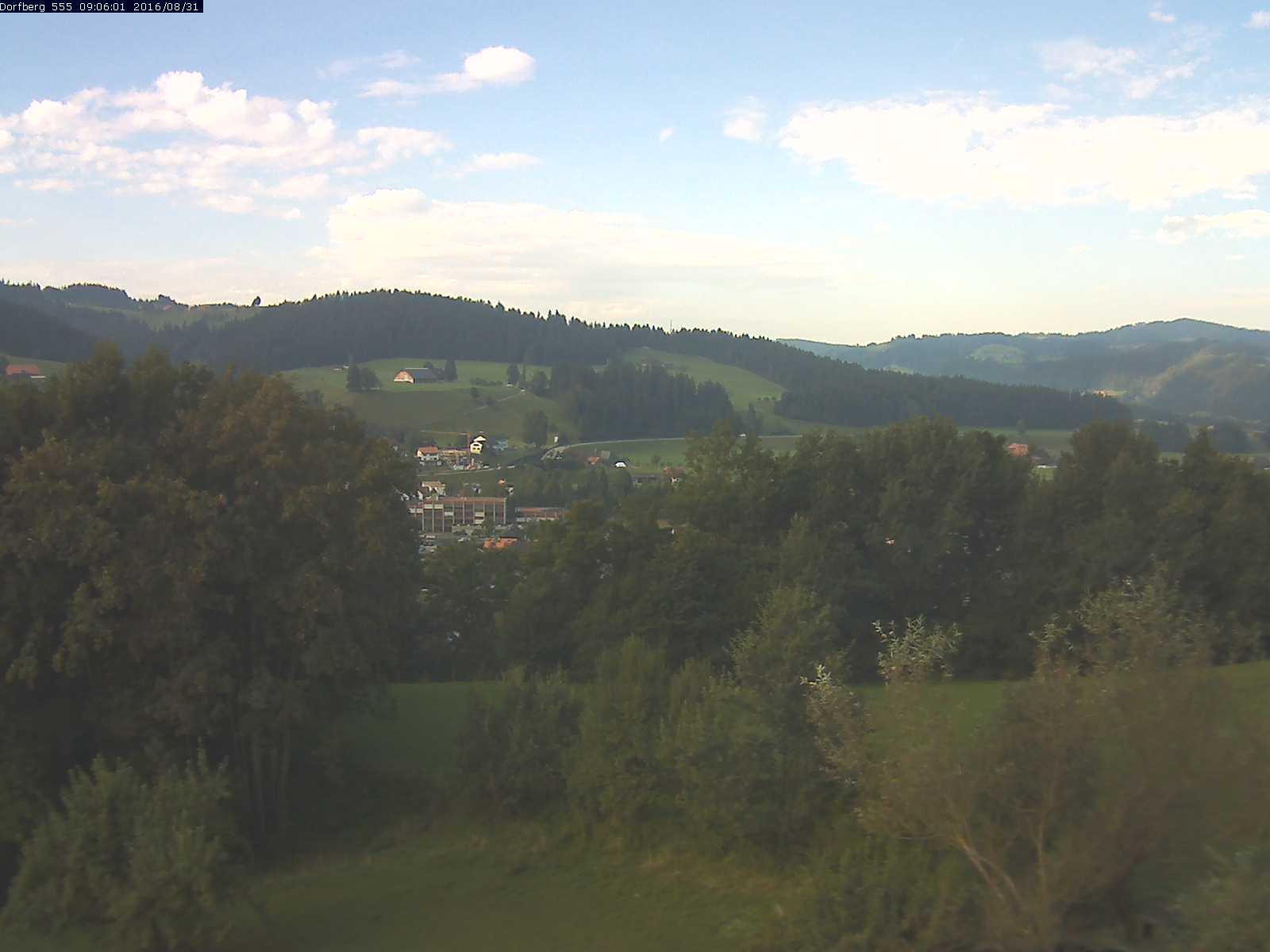 Webcam-Bild: Aussicht vom Dorfberg in Langnau 20160831-090601