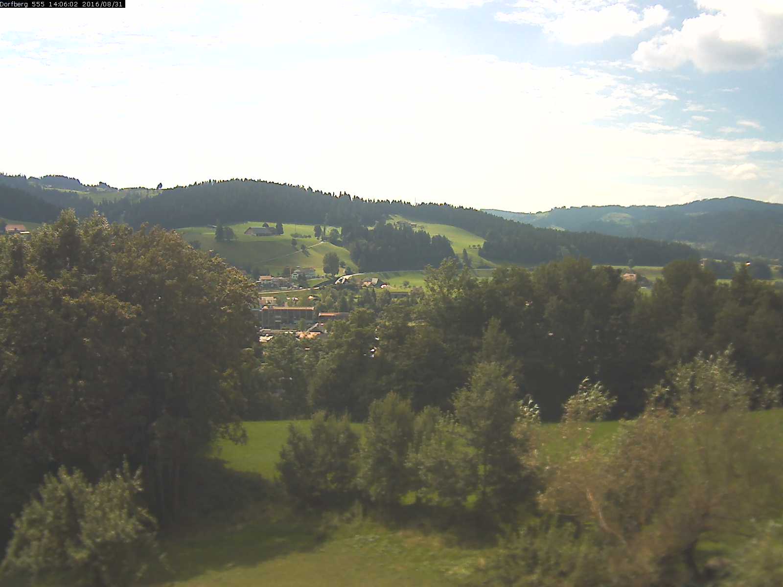 Webcam-Bild: Aussicht vom Dorfberg in Langnau 20160831-140601