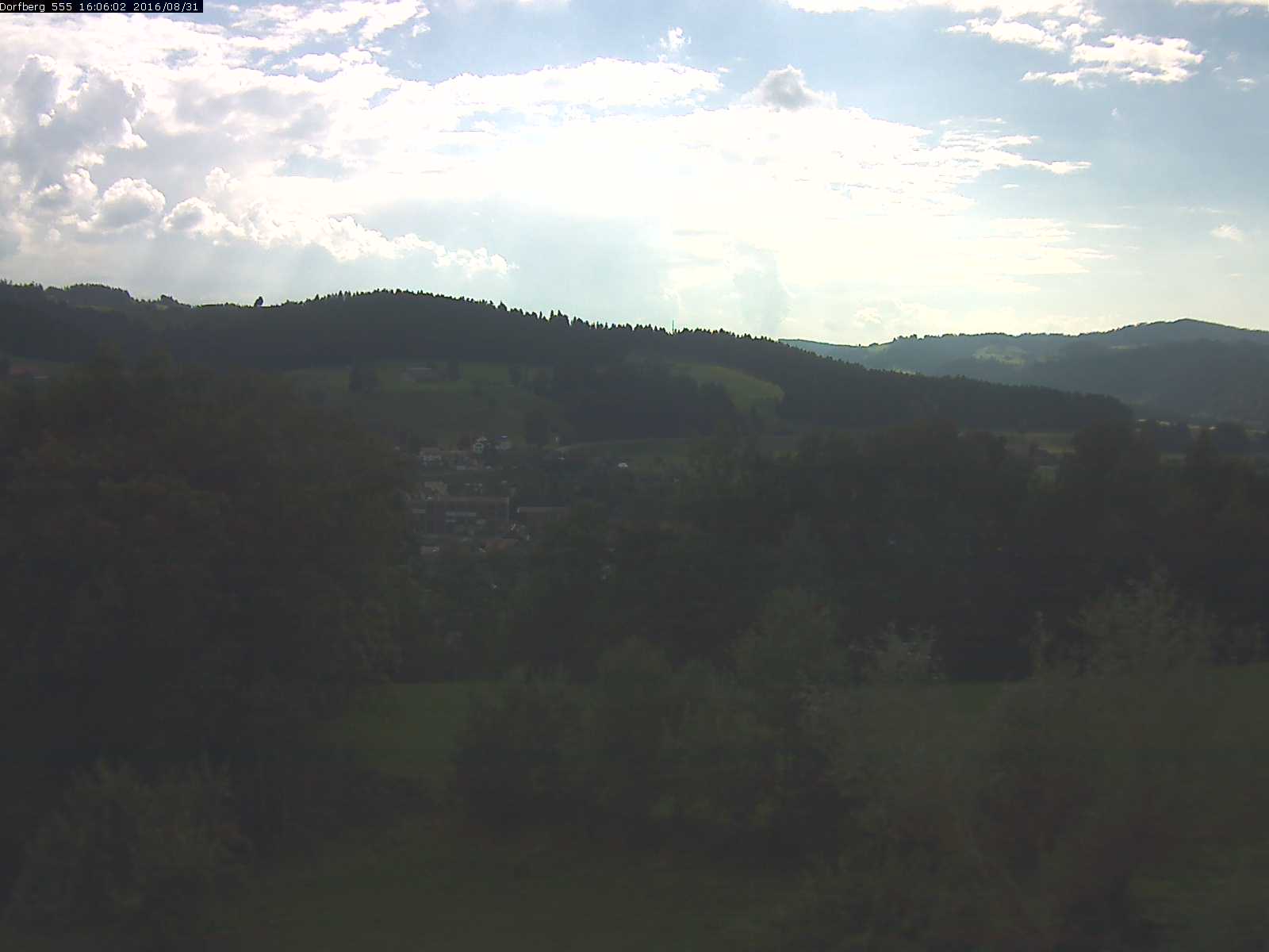 Webcam-Bild: Aussicht vom Dorfberg in Langnau 20160831-160601