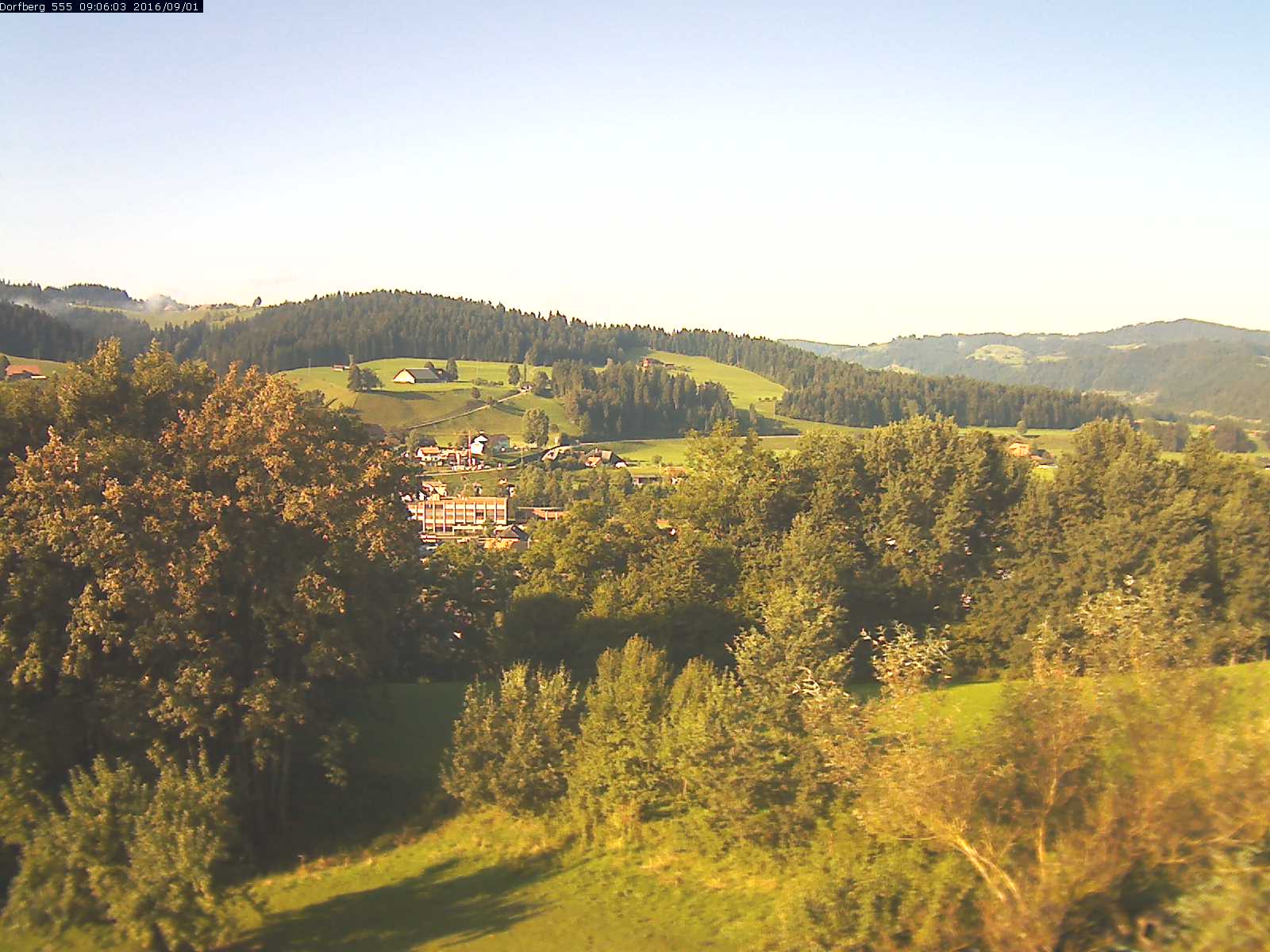 Webcam-Bild: Aussicht vom Dorfberg in Langnau 20160901-090602