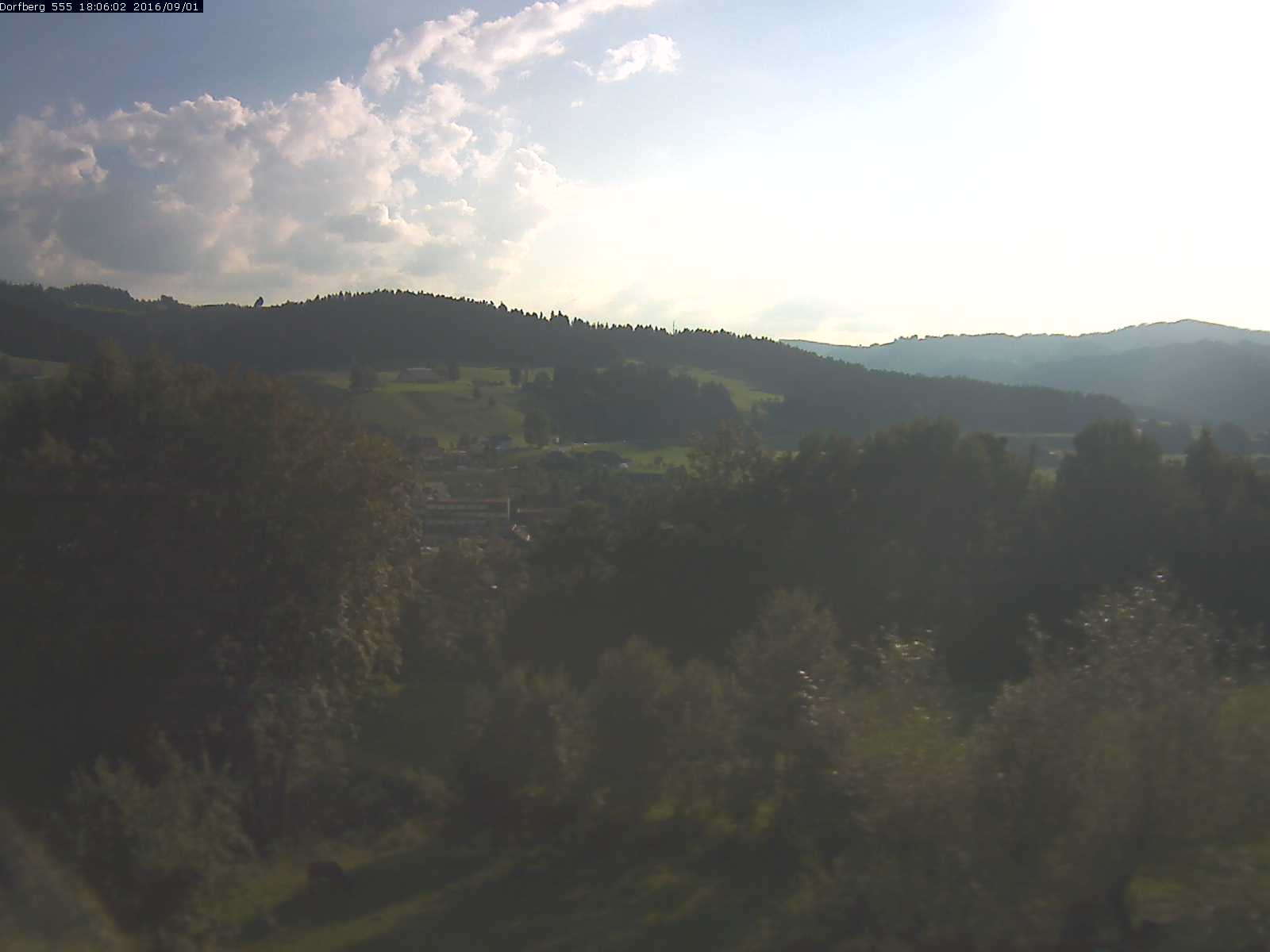 Webcam-Bild: Aussicht vom Dorfberg in Langnau 20160901-180601