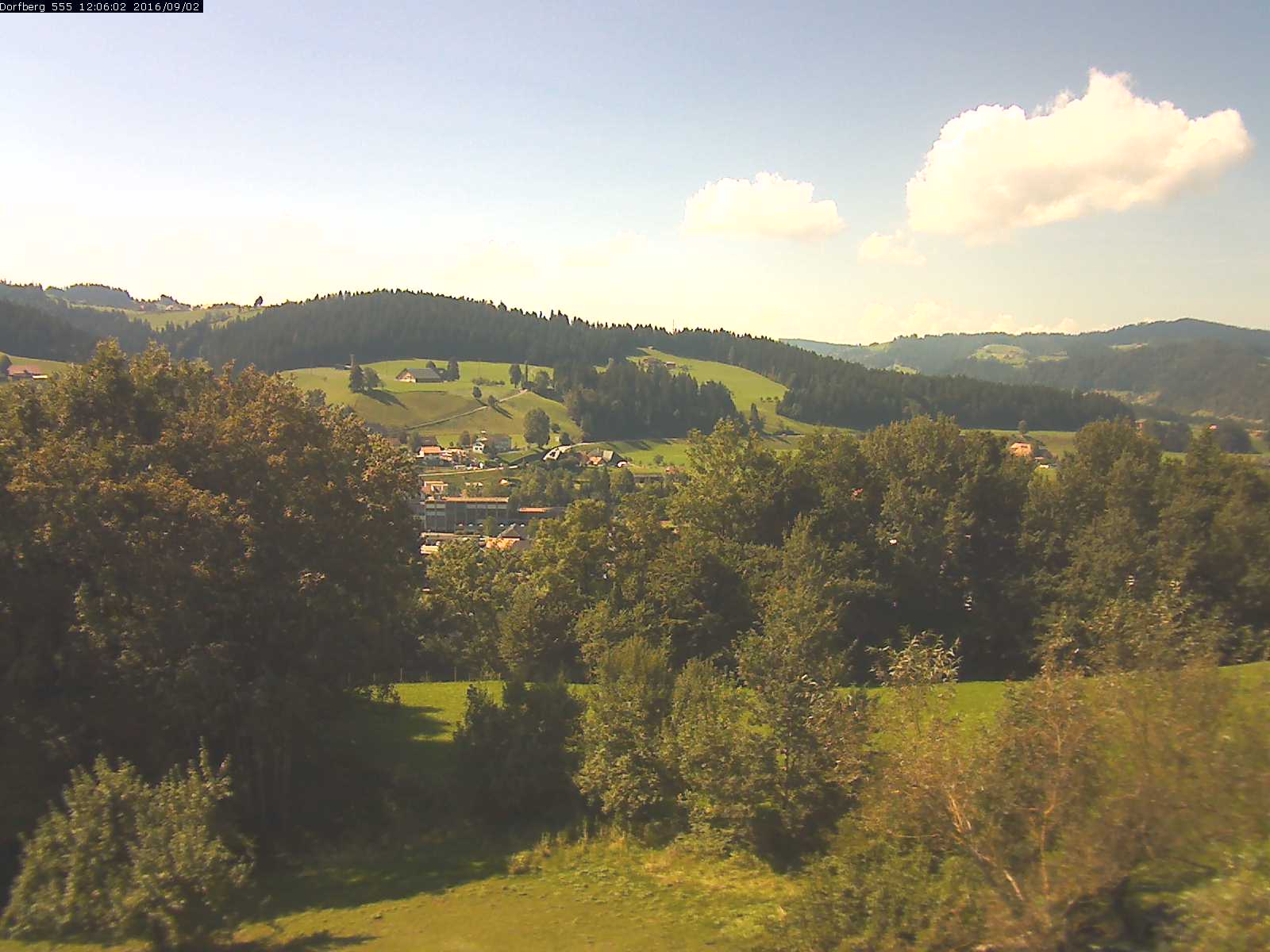 Webcam-Bild: Aussicht vom Dorfberg in Langnau 20160902-120601