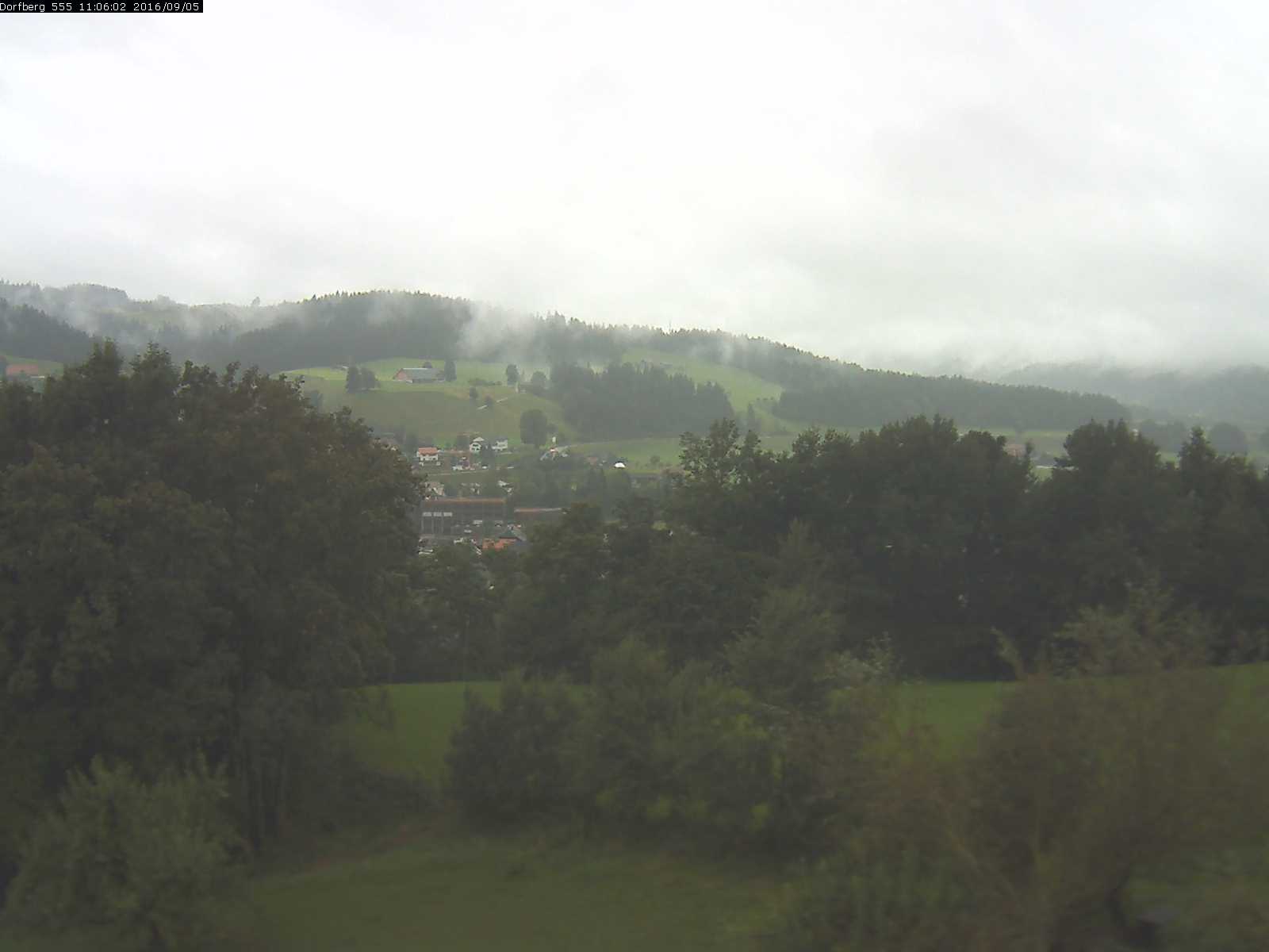 Webcam-Bild: Aussicht vom Dorfberg in Langnau 20160905-110601