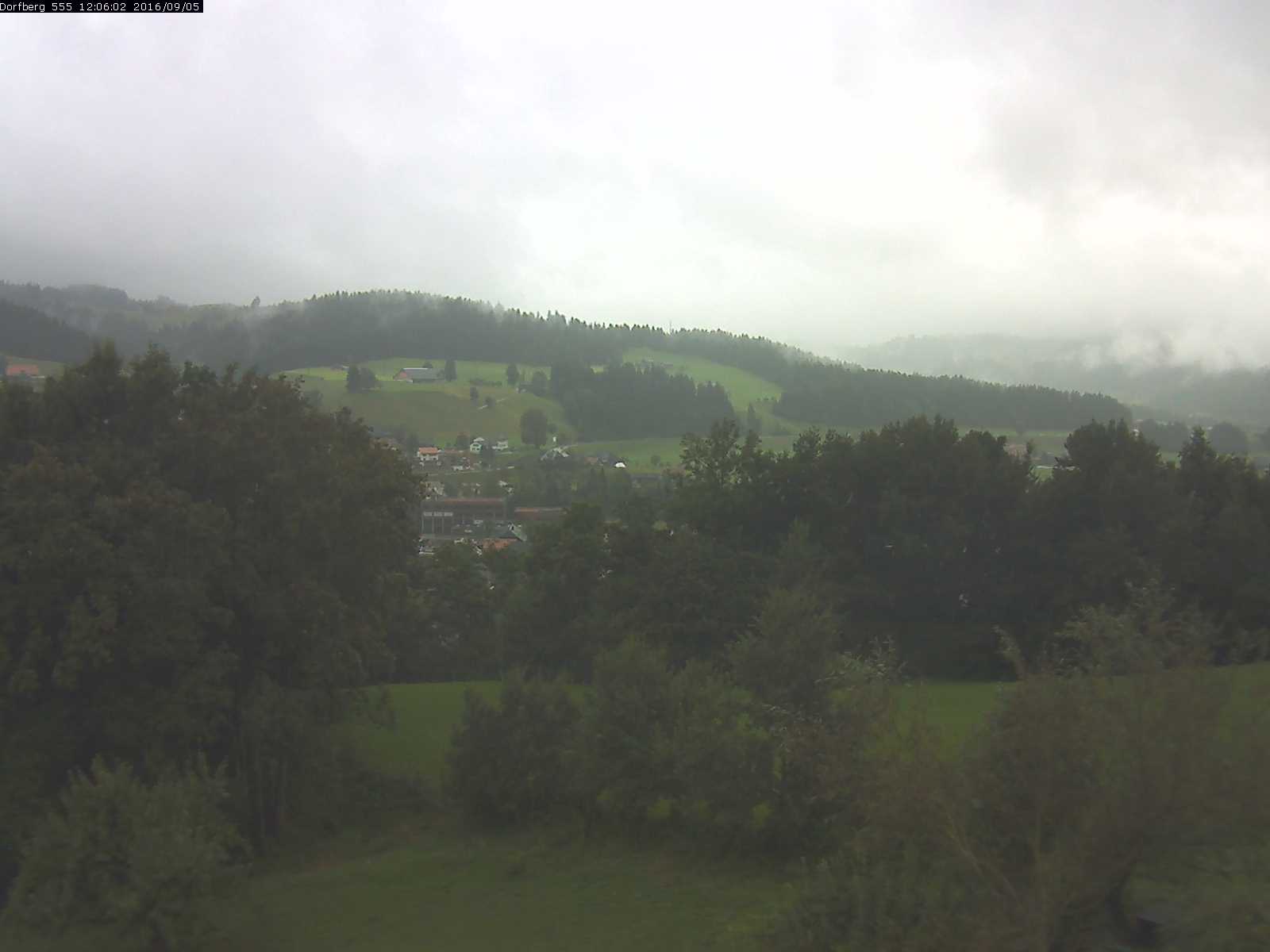 Webcam-Bild: Aussicht vom Dorfberg in Langnau 20160905-120601
