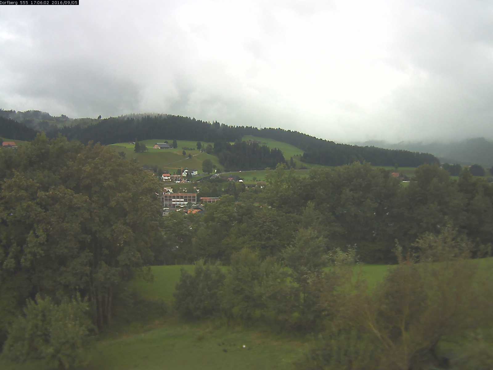 Webcam-Bild: Aussicht vom Dorfberg in Langnau 20160905-170601